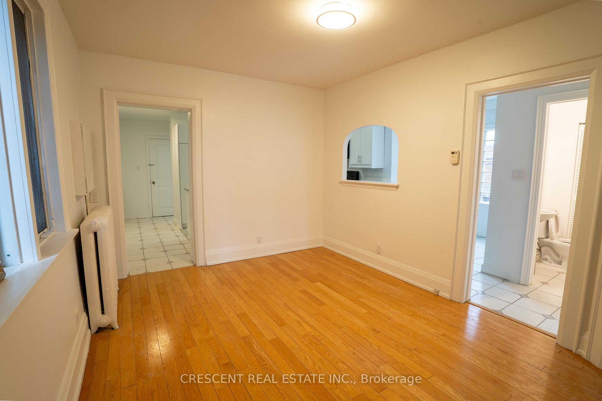 Photo 6 of Unit MAIN, 520 Prince Edward Drive N, Etobicoke, Kingsway South — HOMEH