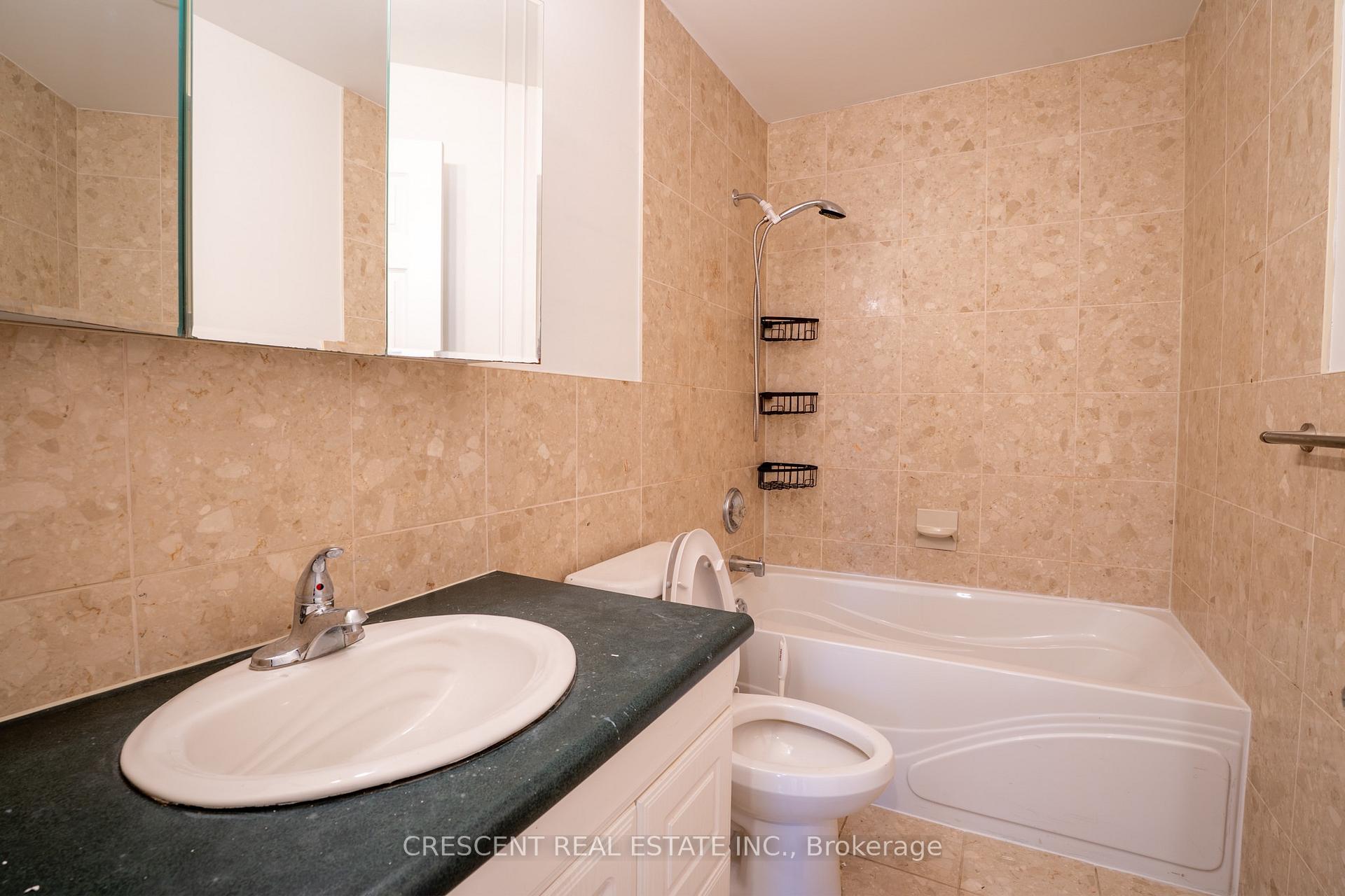 Photo 21 of Unit MAIN, 520 Prince Edward Drive N, Etobicoke, Kingsway South — HOMEH