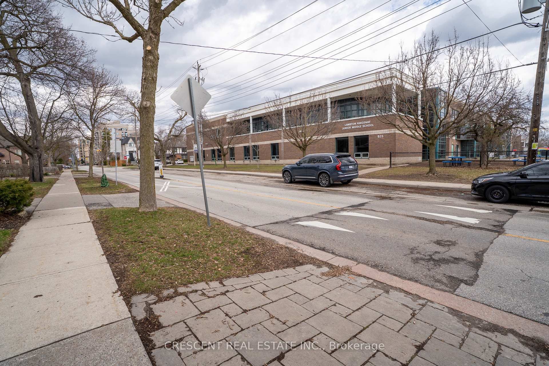 Photo 26 of Unit MAIN, 520 Prince Edward Drive N, Etobicoke, Kingsway South — HOMEH