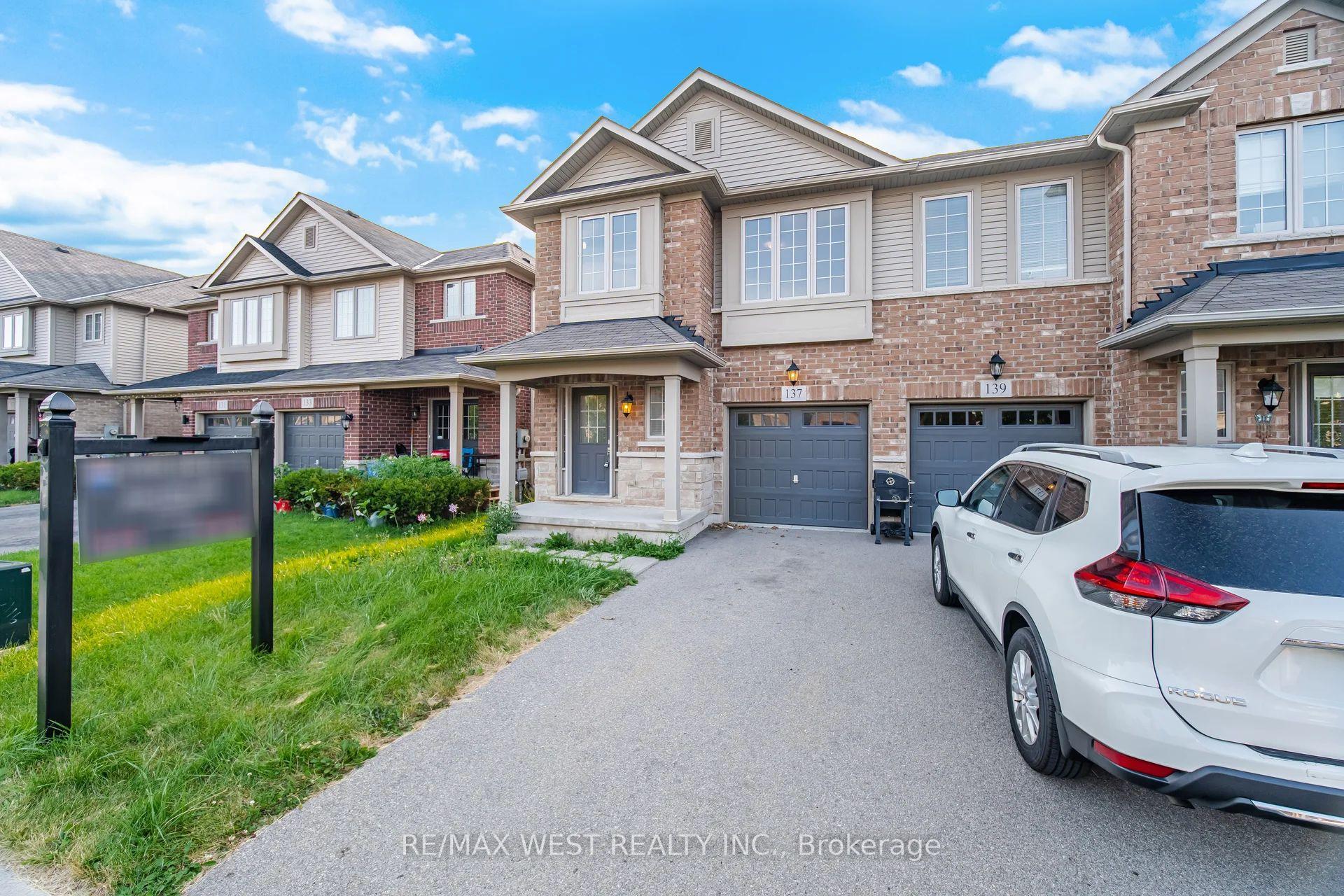 Photo 33 of 137 Echovalley Drive, Hamilton, Stoney Creek — HOMEH