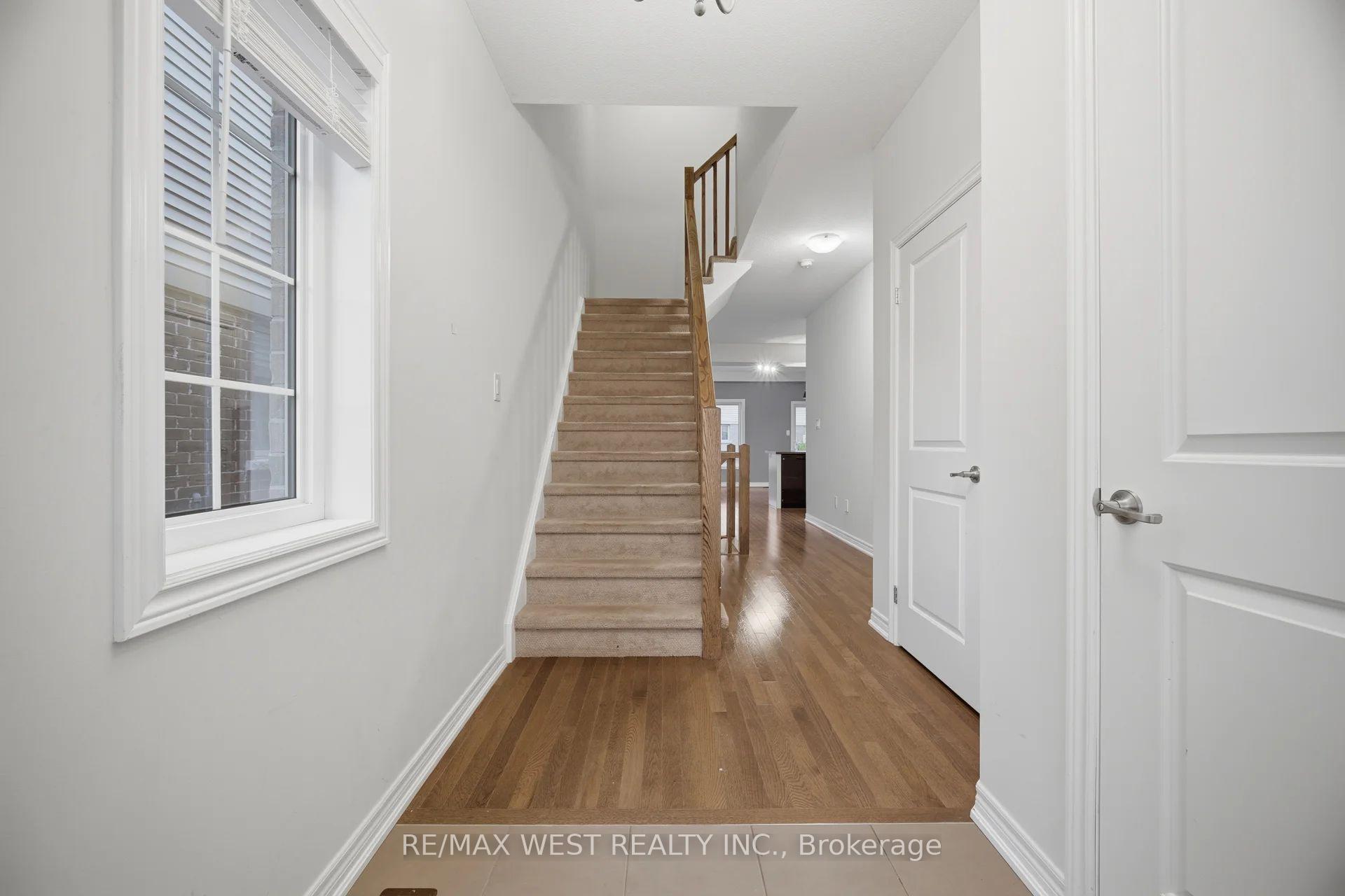 Photo 35 of 137 Echovalley Drive, Hamilton, Stoney Creek — HOMEH