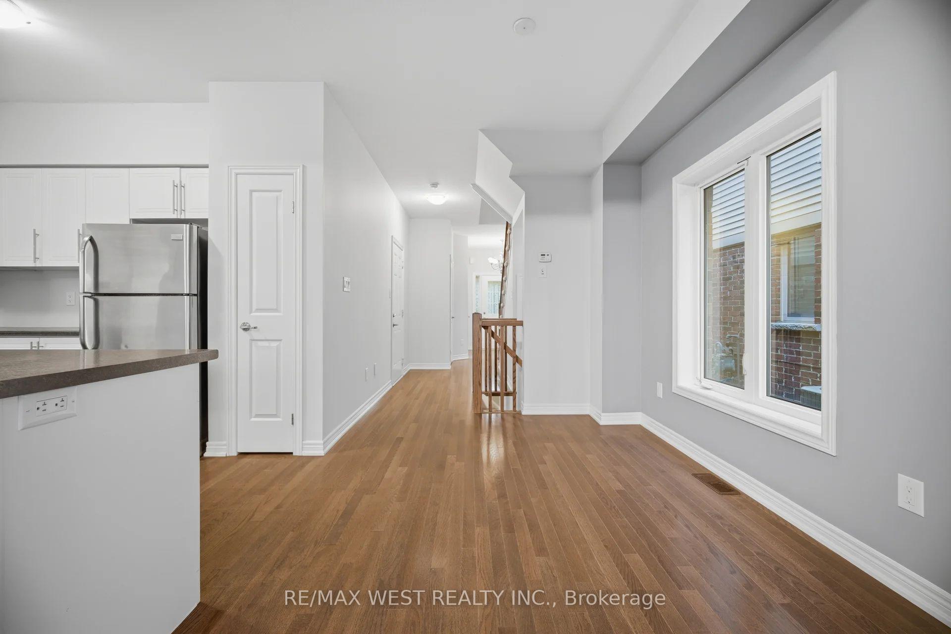 Photo 5 of 137 Echovalley Drive, Hamilton, Stoney Creek — HOMEH