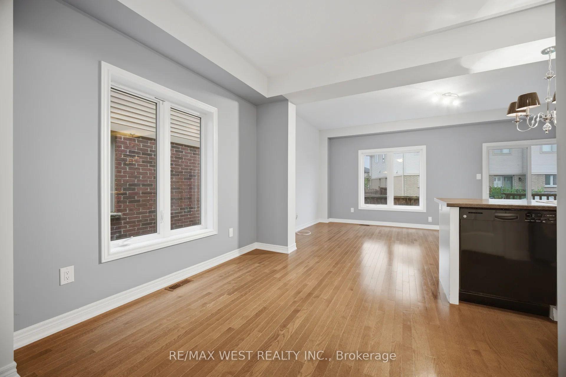 Photo 6 of 137 Echovalley Drive, Hamilton, Stoney Creek — HOMEH