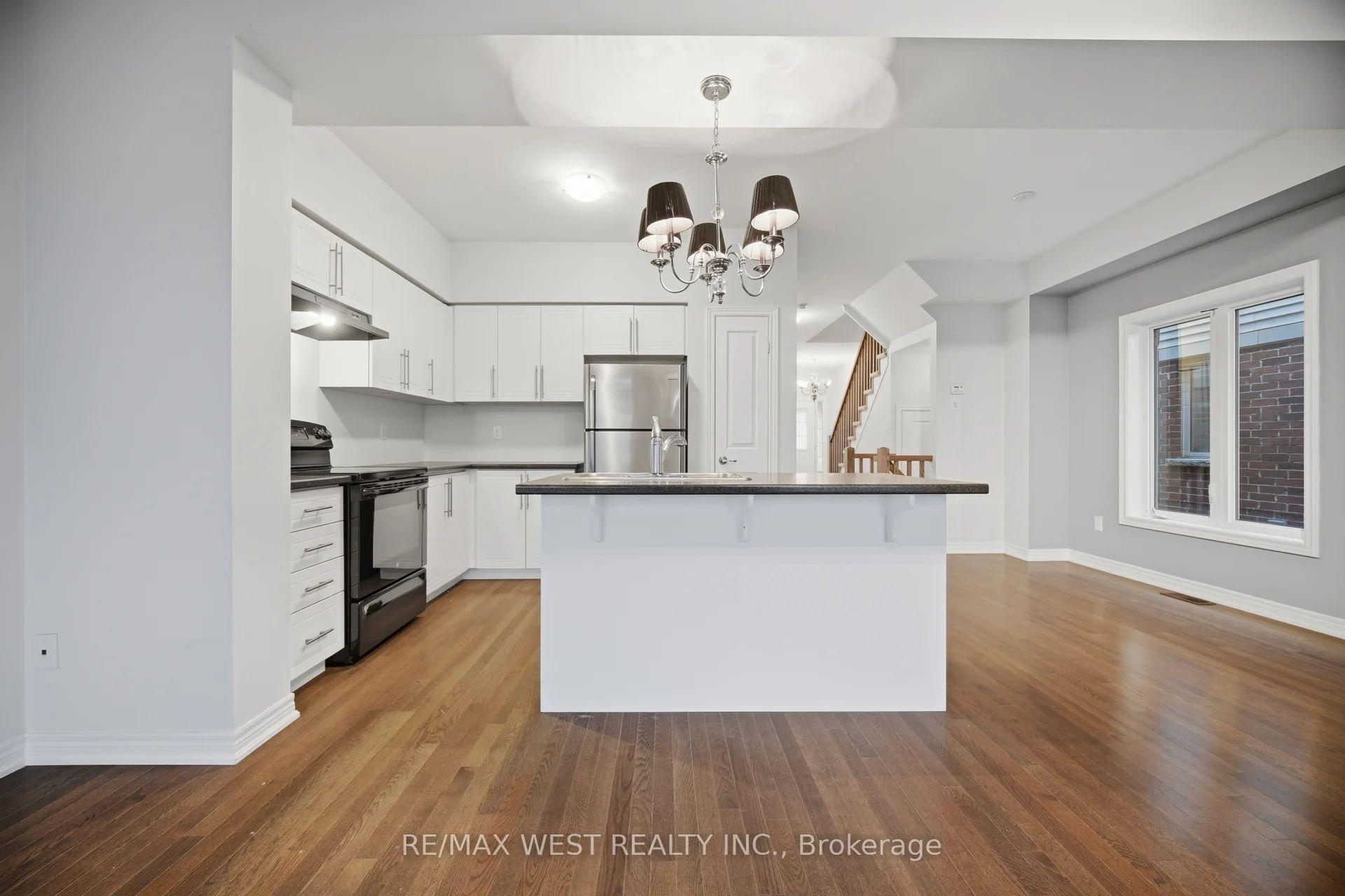 Photo 8 of 137 Echovalley Drive, Hamilton, Stoney Creek — HOMEH