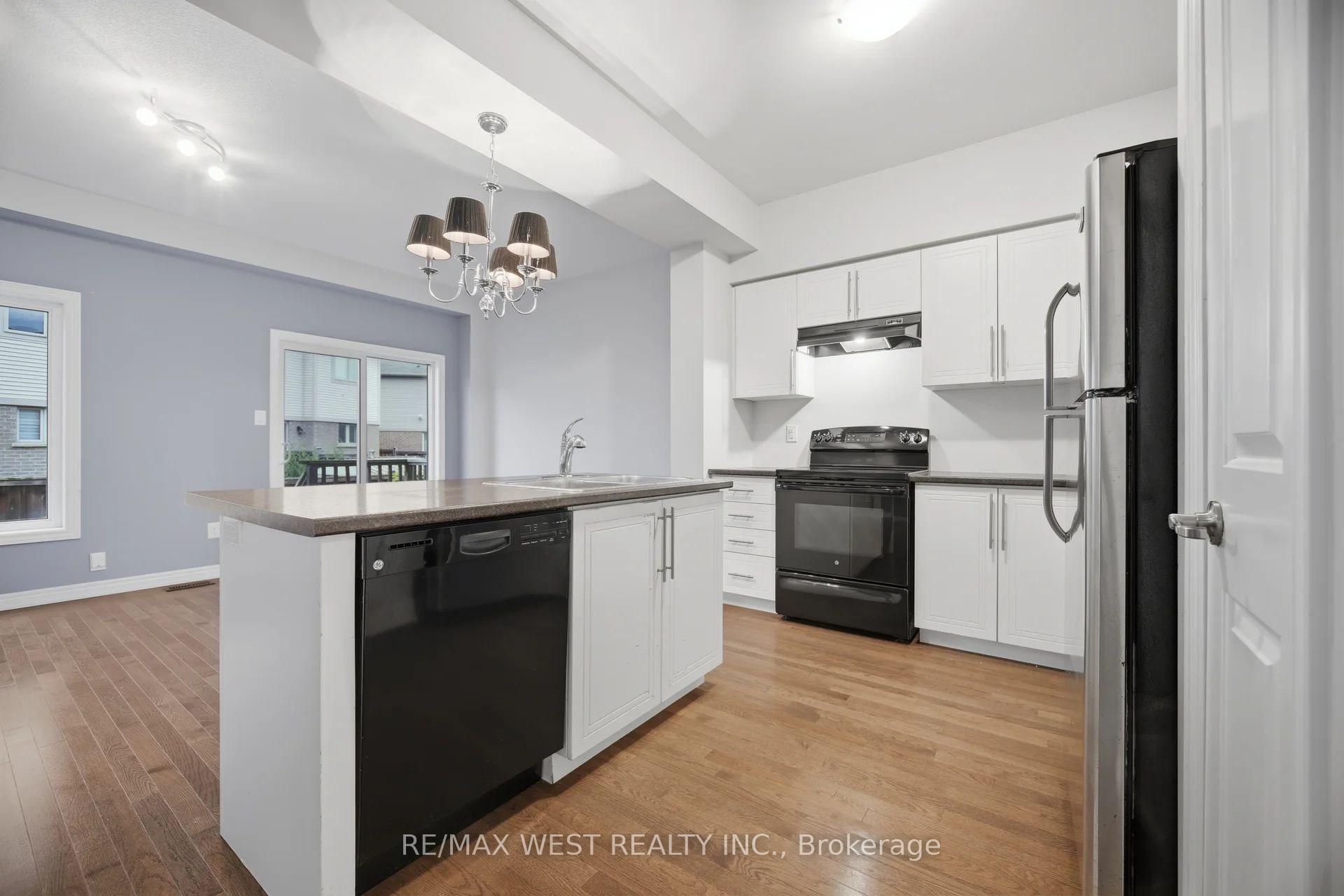 Photo 9 of 137 Echovalley Drive, Hamilton, Stoney Creek — HOMEH
