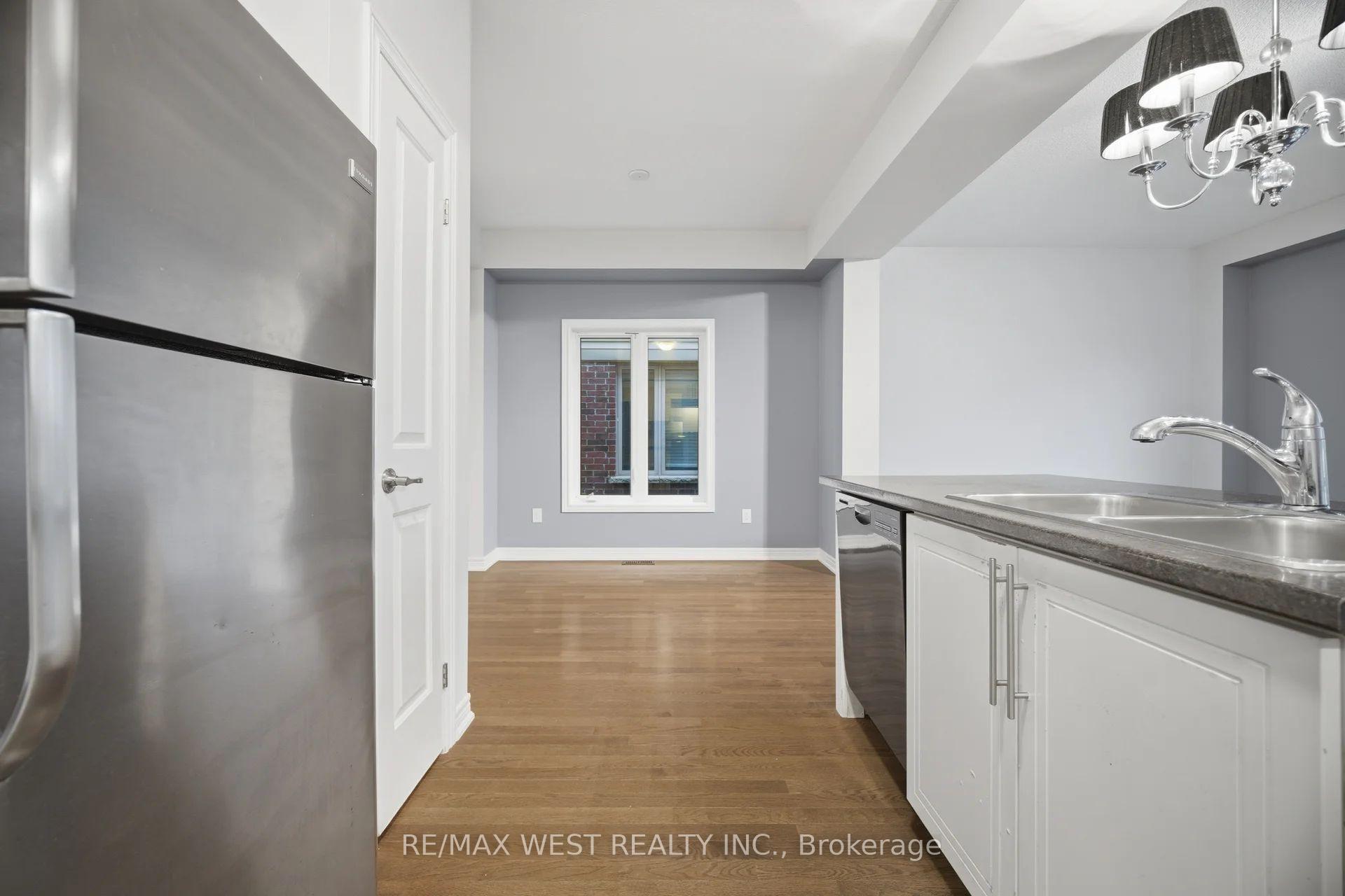 Photo 12 of 137 Echovalley Drive, Hamilton, Stoney Creek — HOMEH