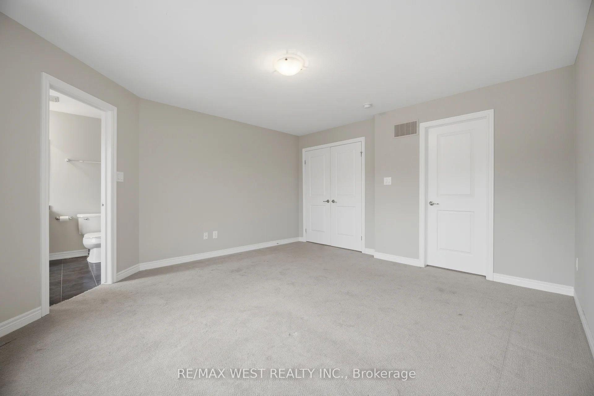 Photo 23 of 137 Echovalley Drive, Hamilton, Stoney Creek — HOMEH