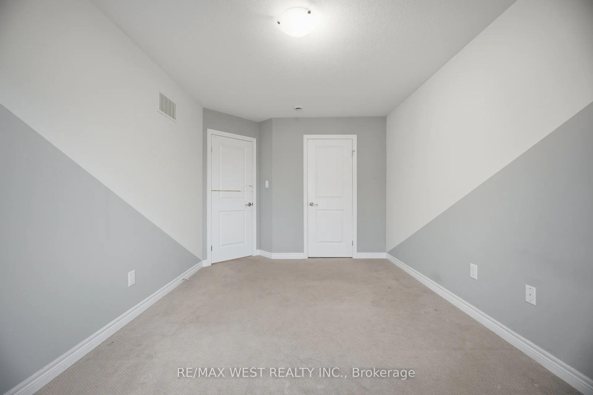 Photo 27 of 137 Echovalley Drive, Hamilton, Stoney Creek — HOMEH