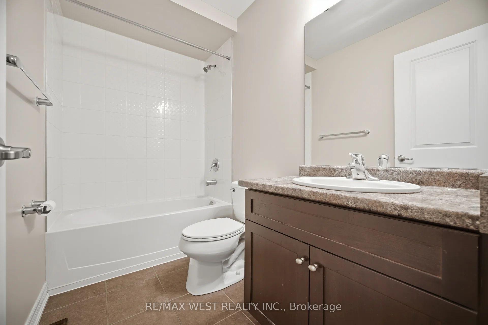 Photo 30 of 137 Echovalley Drive, Hamilton, Stoney Creek — HOMEH