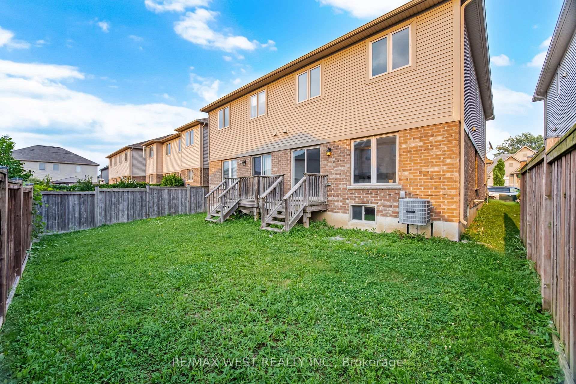 Photo 38 of 137 Echovalley Drive, Hamilton, Stoney Creek — HOMEH