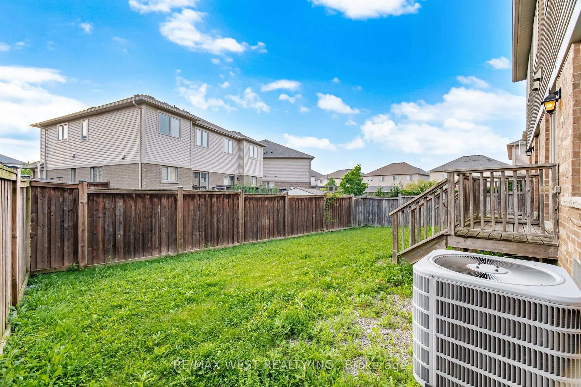 Photo 31 of 137 Echovalley Drive, Hamilton, Stoney Creek — HOMEH