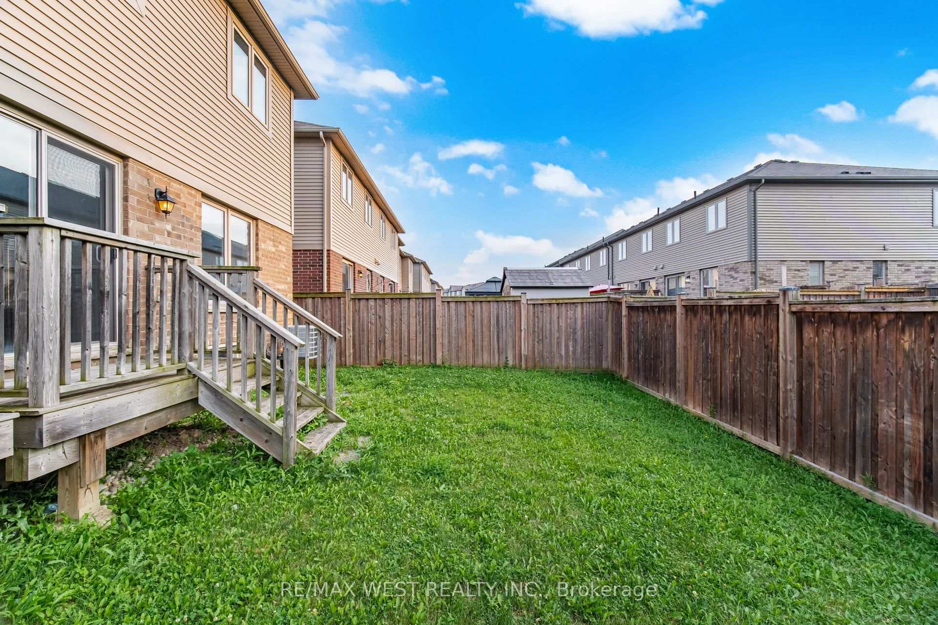 Photo 32 of 137 Echovalley Drive, Hamilton, Stoney Creek — HOMEH