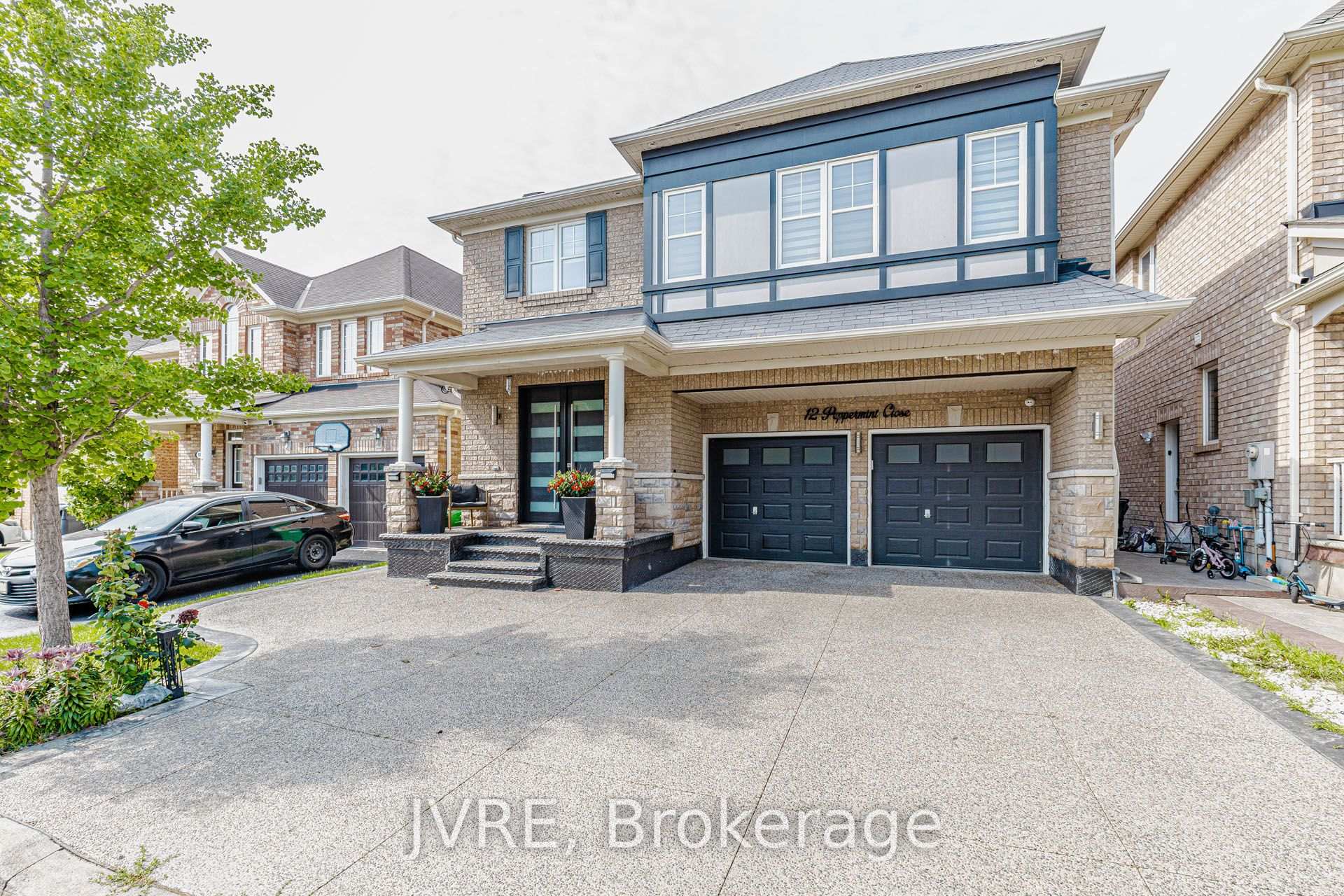 Photo 2 of 12 Peppermint Close, Brampton, Bram East — HOMEH