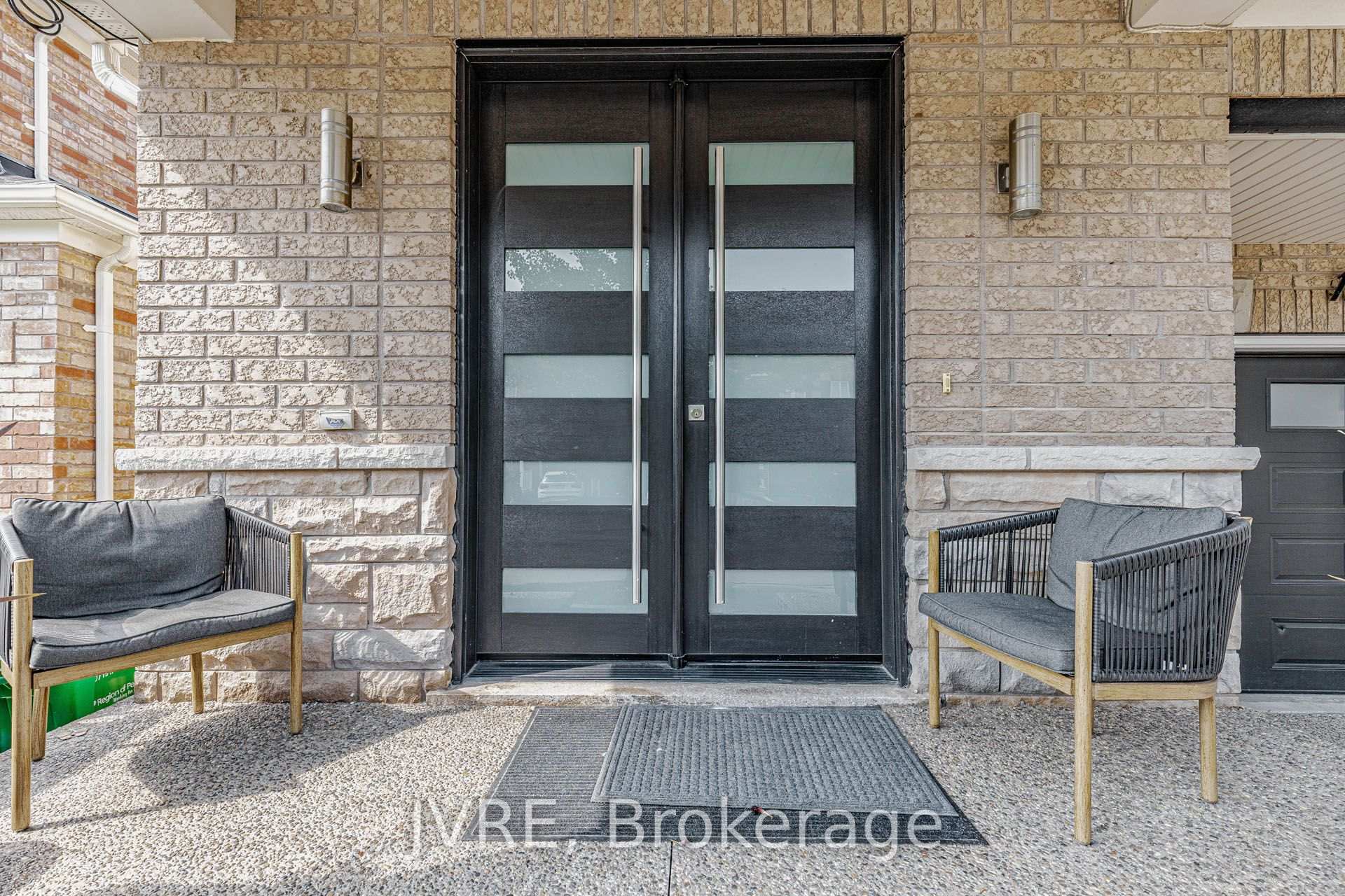 Photo 4 of 12 Peppermint Close, Brampton, Bram East — HOMEH