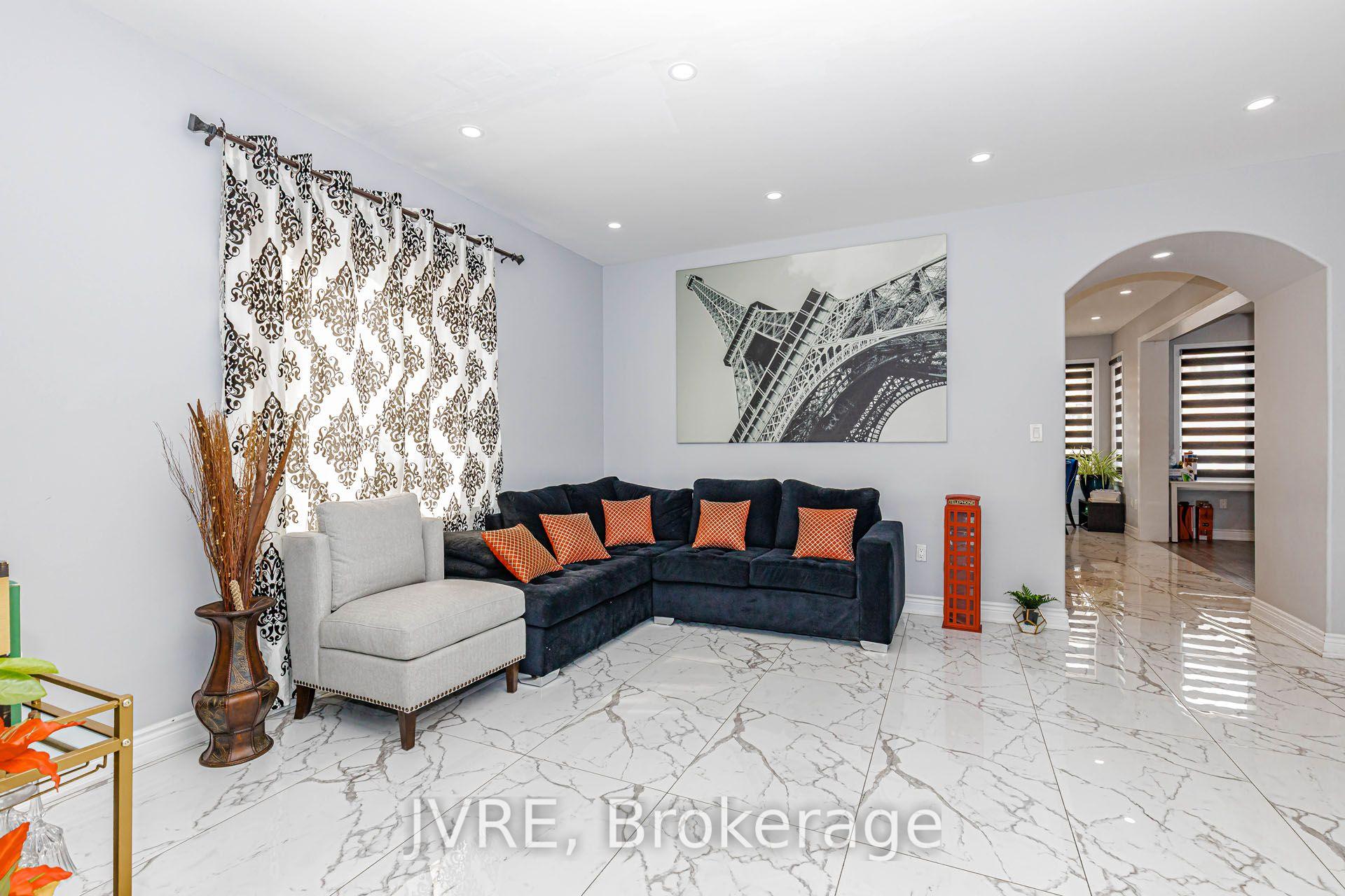 Photo 9 of 12 Peppermint Close, Brampton, Bram East — HOMEH