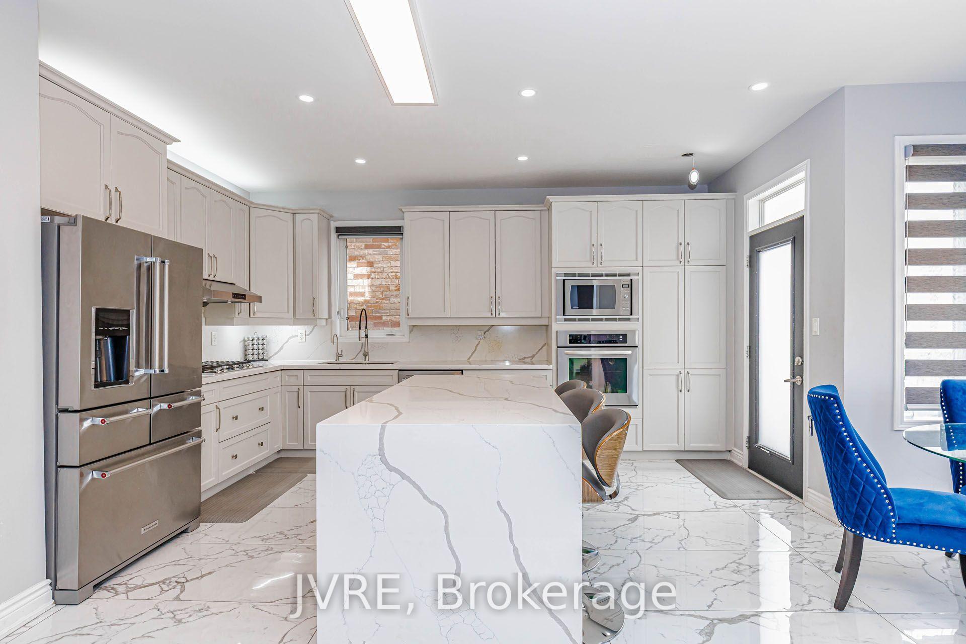 Photo 11 of 12 Peppermint Close, Brampton, Bram East — HOMEH