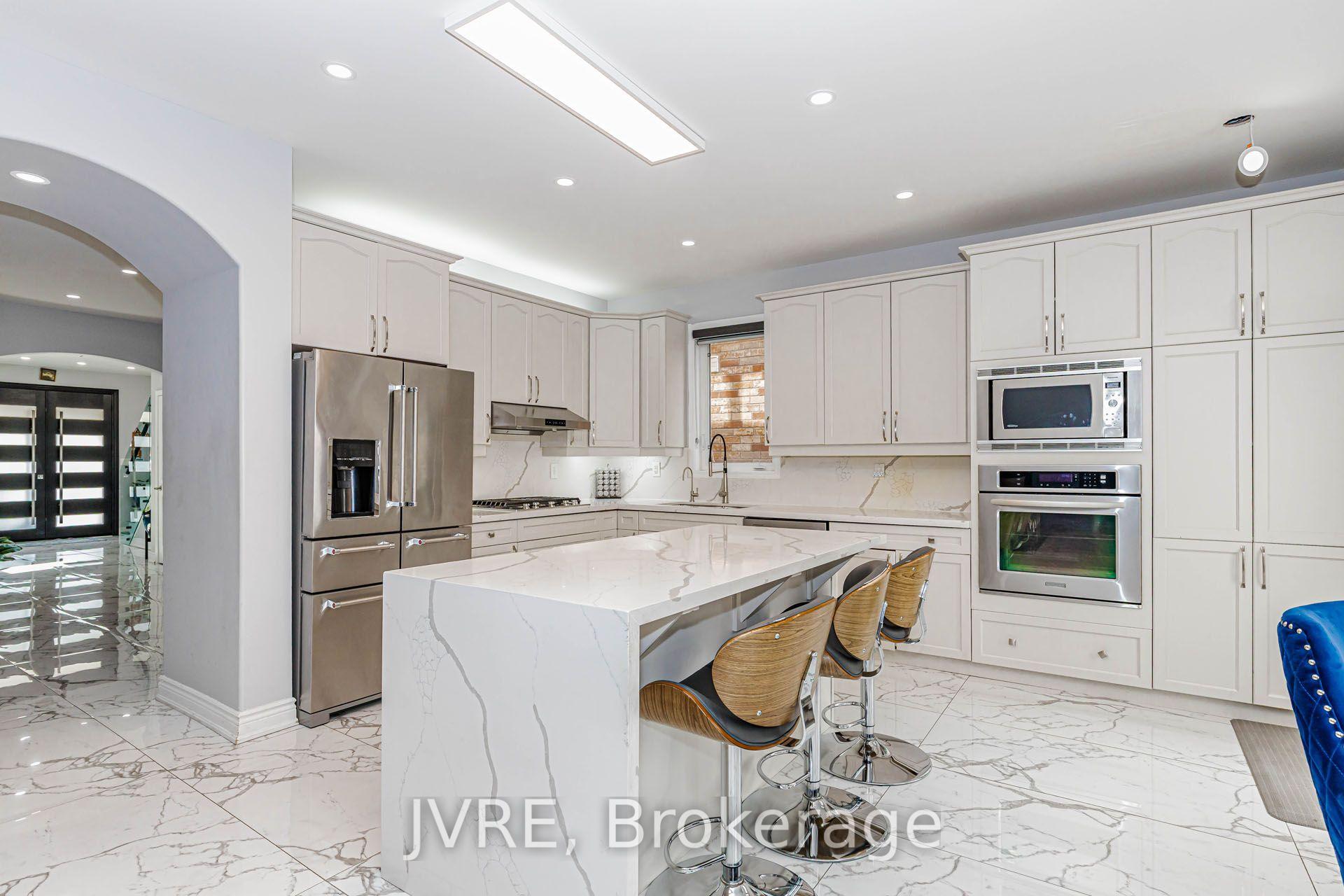 Photo 13 of 12 Peppermint Close, Brampton, Bram East — HOMEH
