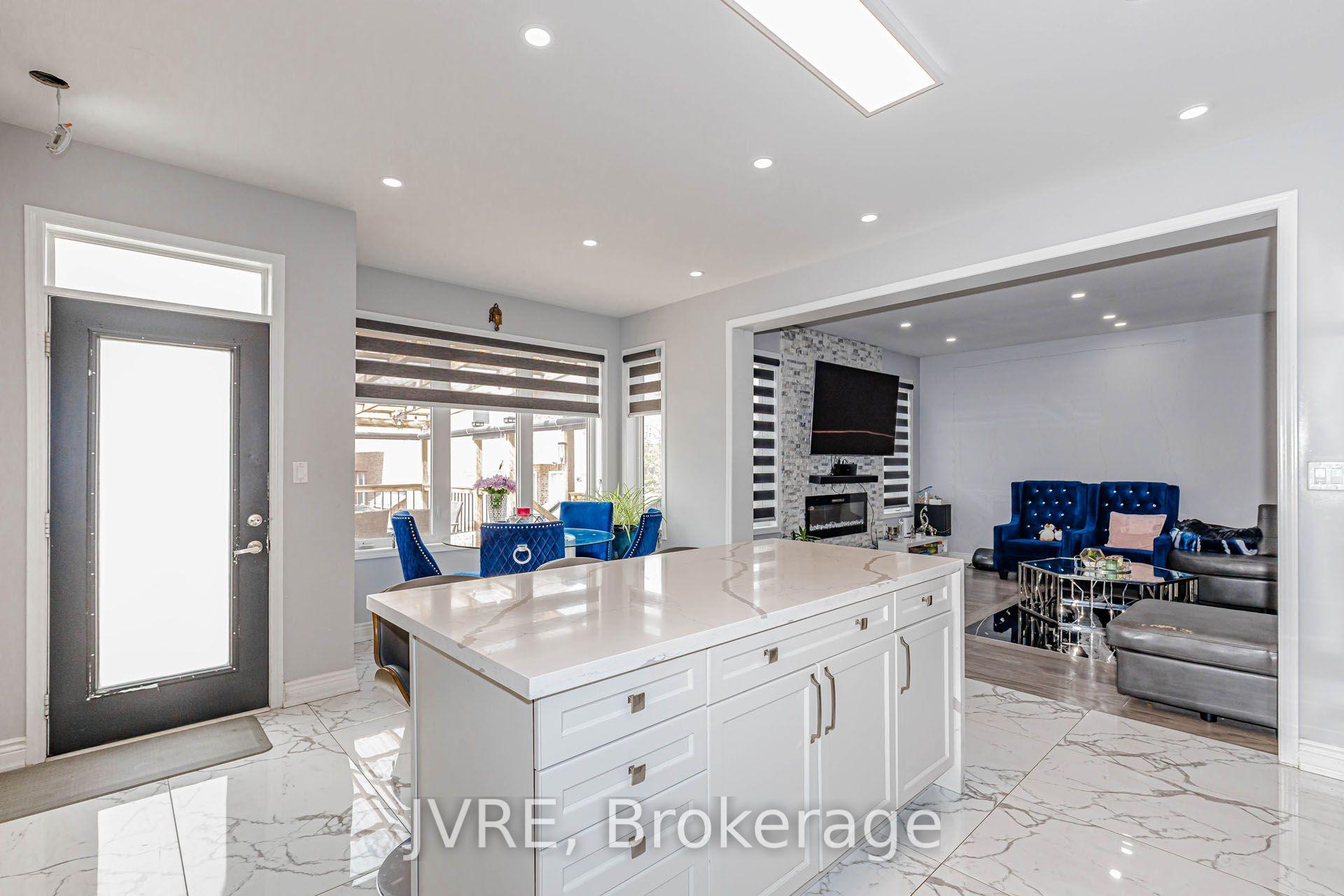 Photo 14 of 12 Peppermint Close, Brampton, Bram East — HOMEH