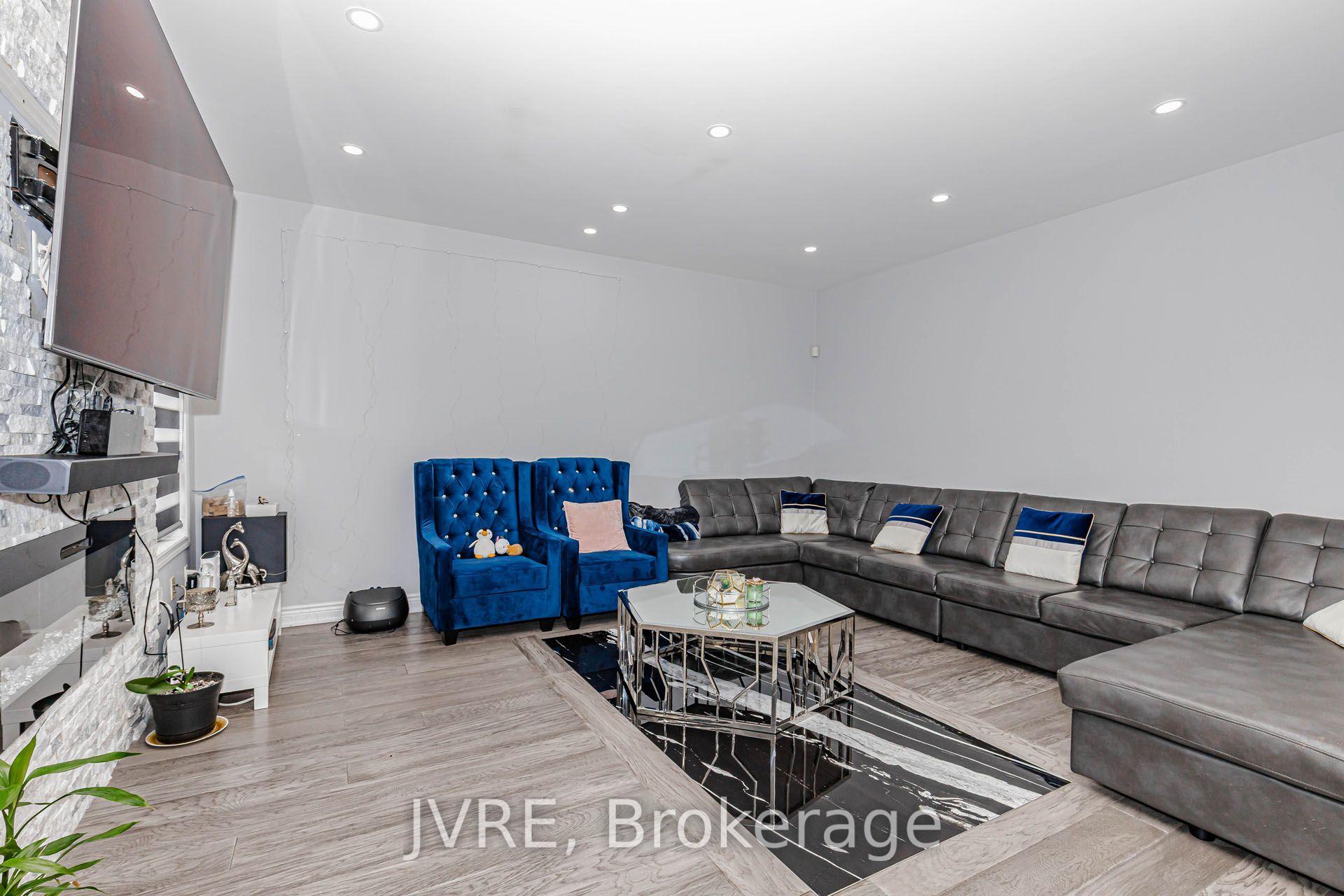 Photo 16 of 12 Peppermint Close, Brampton, Bram East — HOMEH