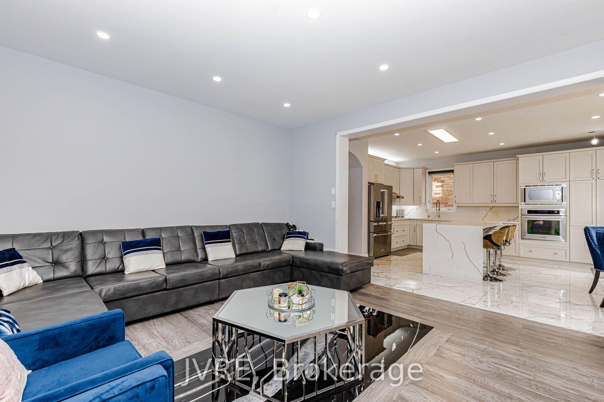 Photo 19 of 12 Peppermint Close, Brampton, Bram East — HOMEH