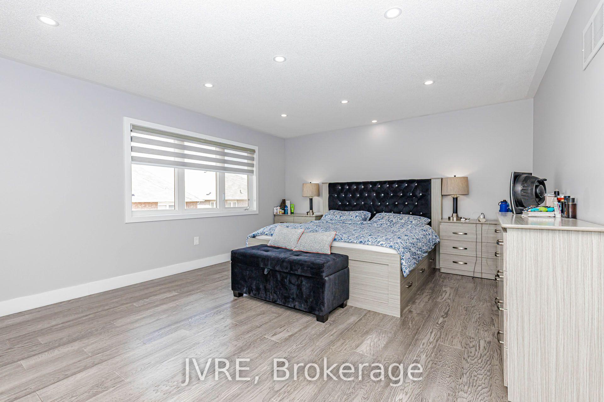 Photo 23 of 12 Peppermint Close, Brampton, Bram East — HOMEH