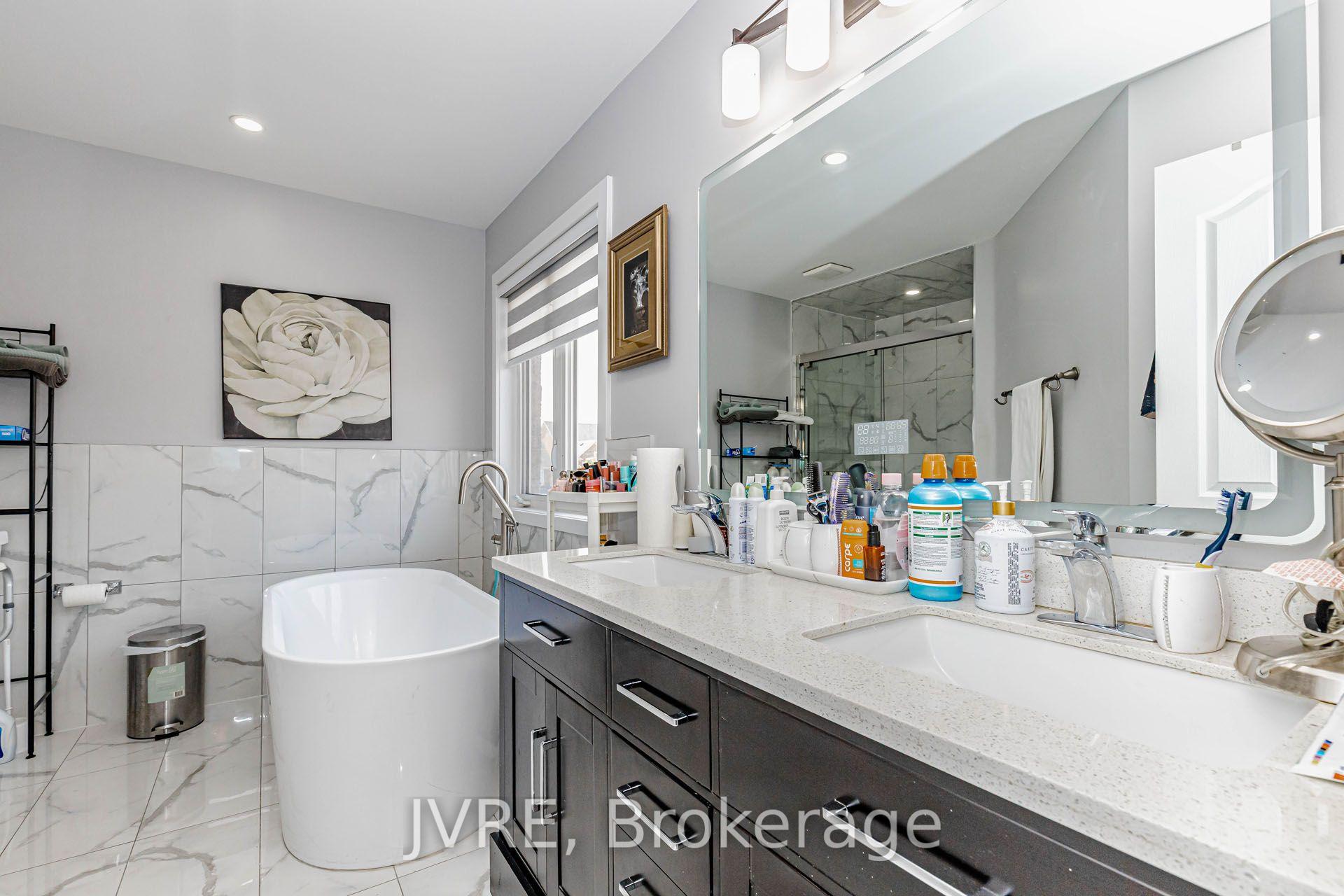 Photo 25 of 12 Peppermint Close, Brampton, Bram East — HOMEH