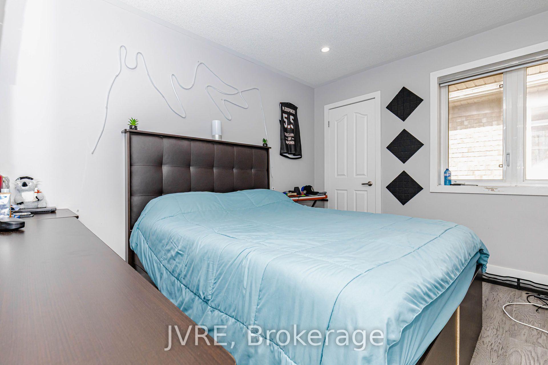 Photo 27 of 12 Peppermint Close, Brampton, Bram East — HOMEH