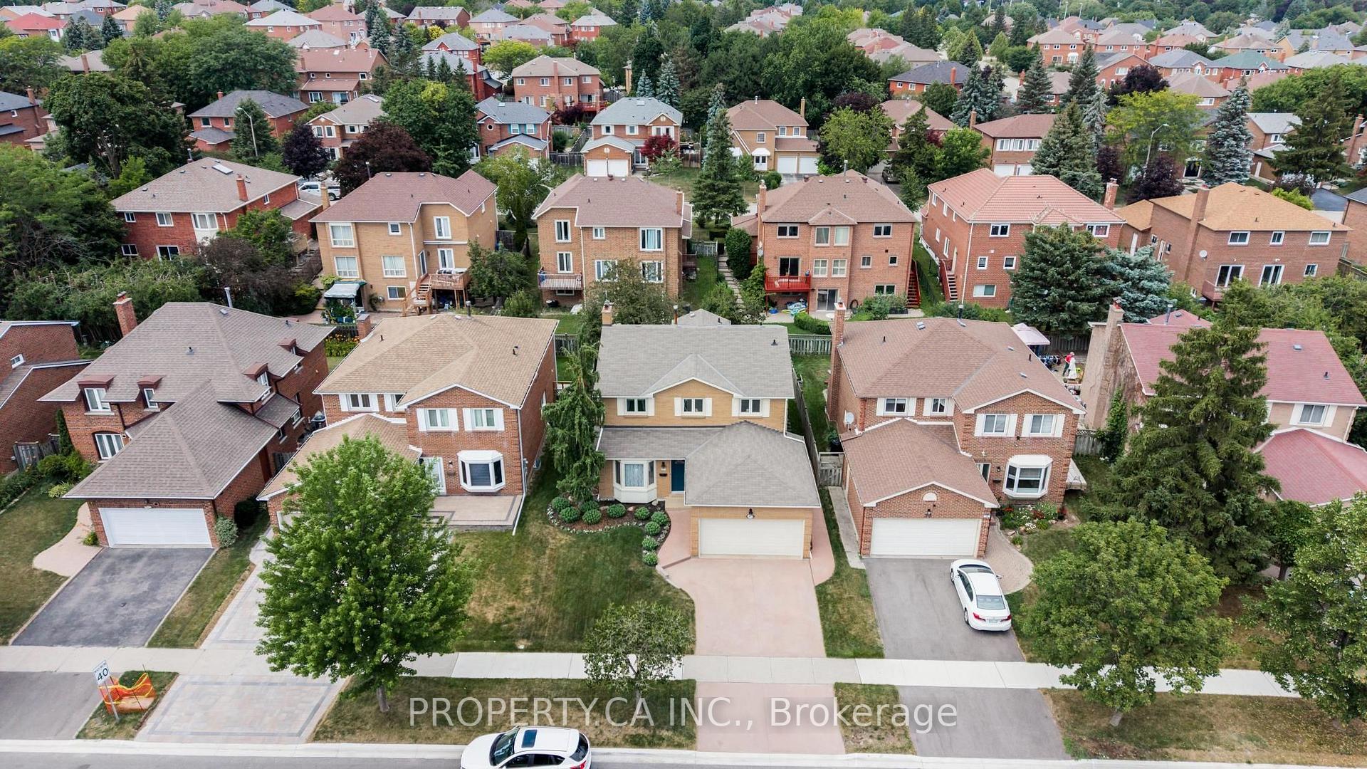 Photo 2 of 40 Buchanan Drive, Markham, Unionville — HOMEH