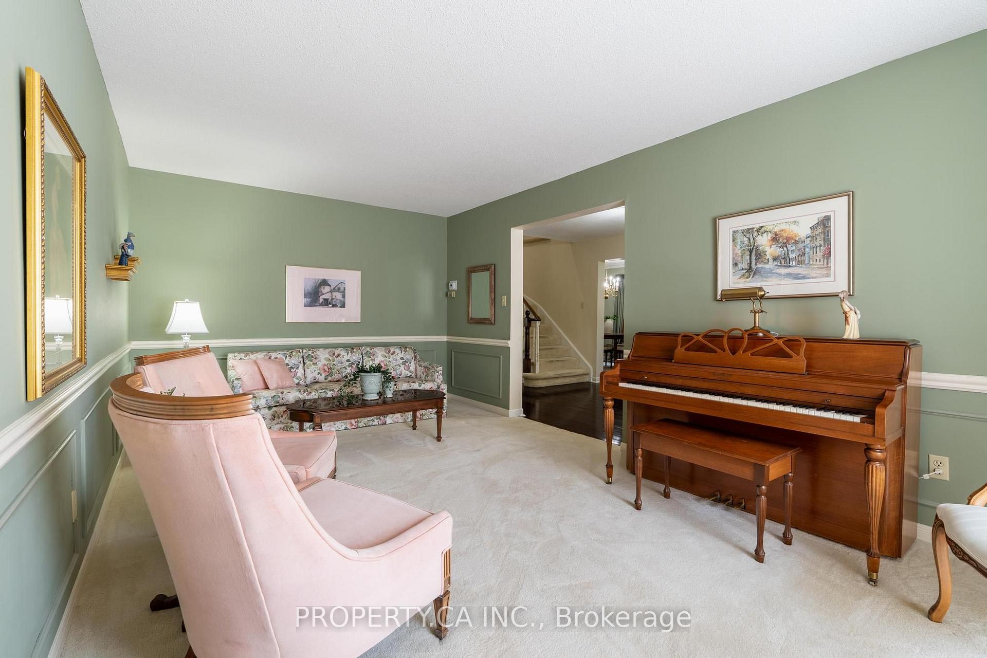 Photo 5 of 40 Buchanan Drive, Markham, Unionville — HOMEH