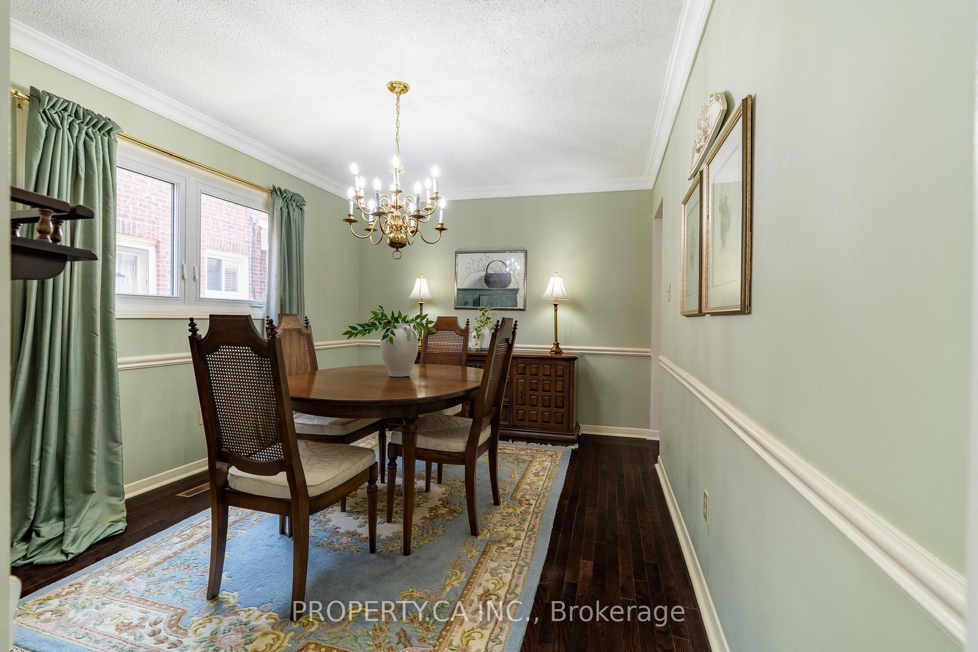 Photo 6 of 40 Buchanan Drive, Markham, Unionville — HOMEH