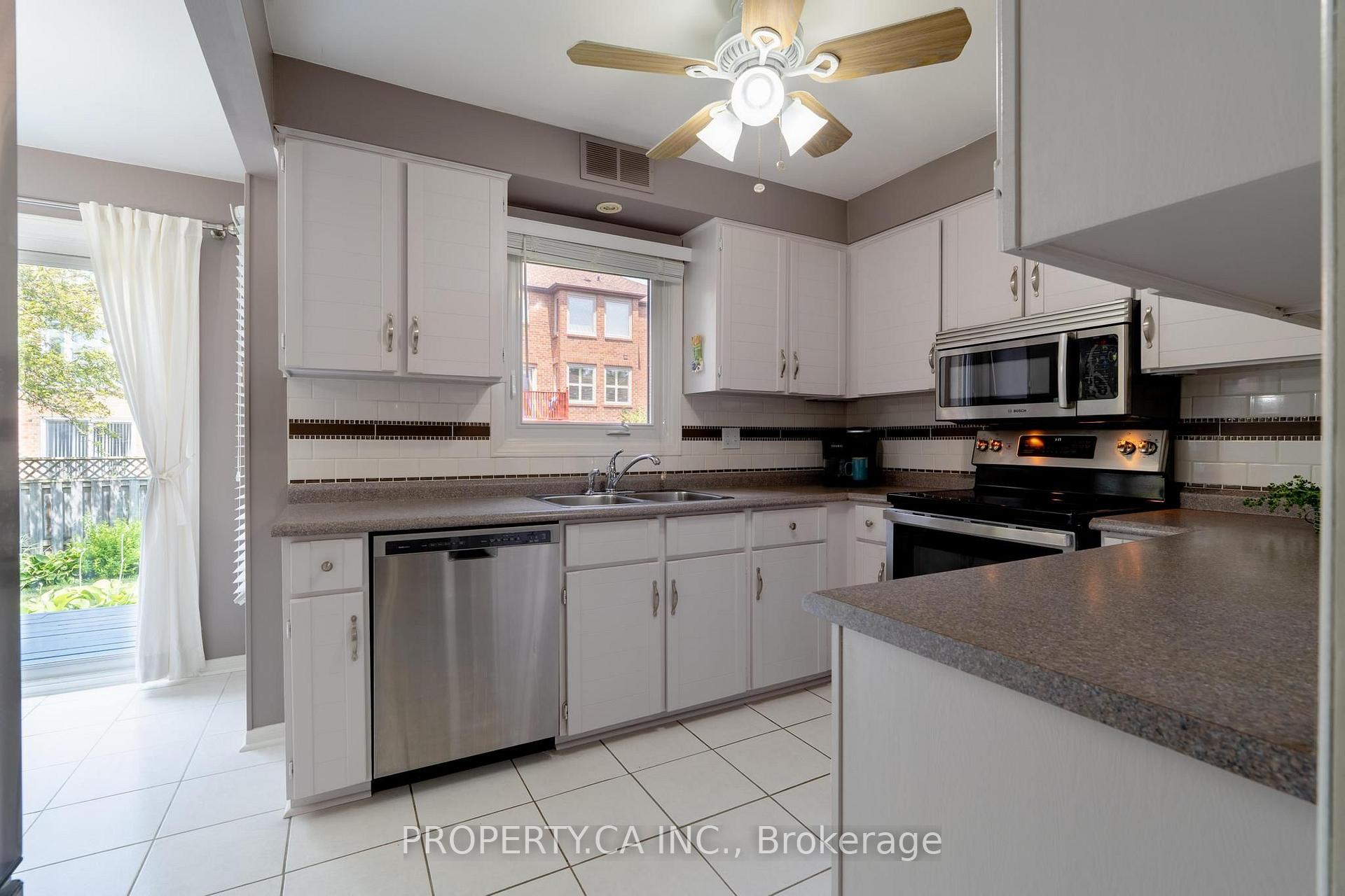 Photo 9 of 40 Buchanan Drive, Markham, Unionville — HOMEH