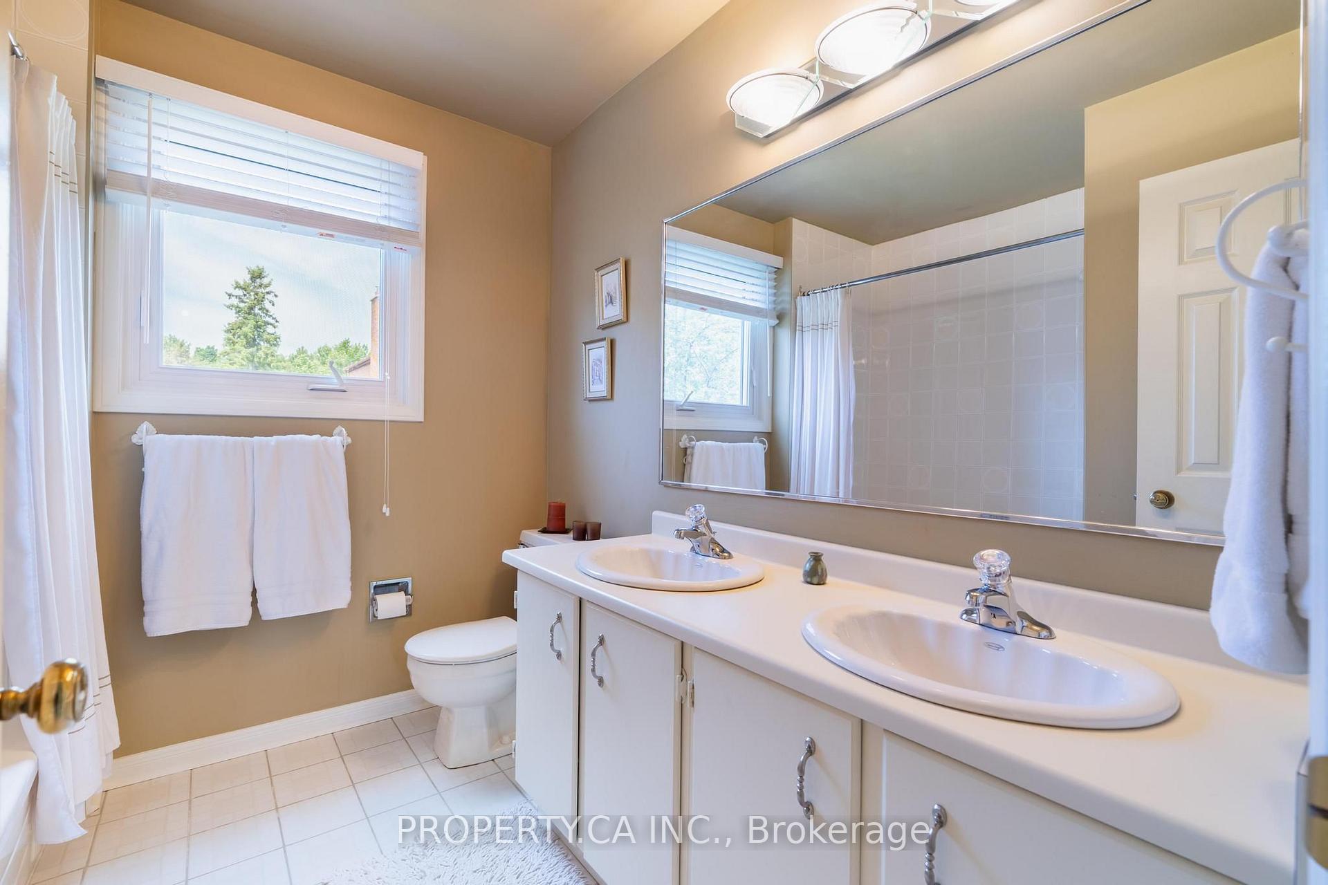 Photo 26 of 40 Buchanan Drive, Markham, Unionville — HOMEH