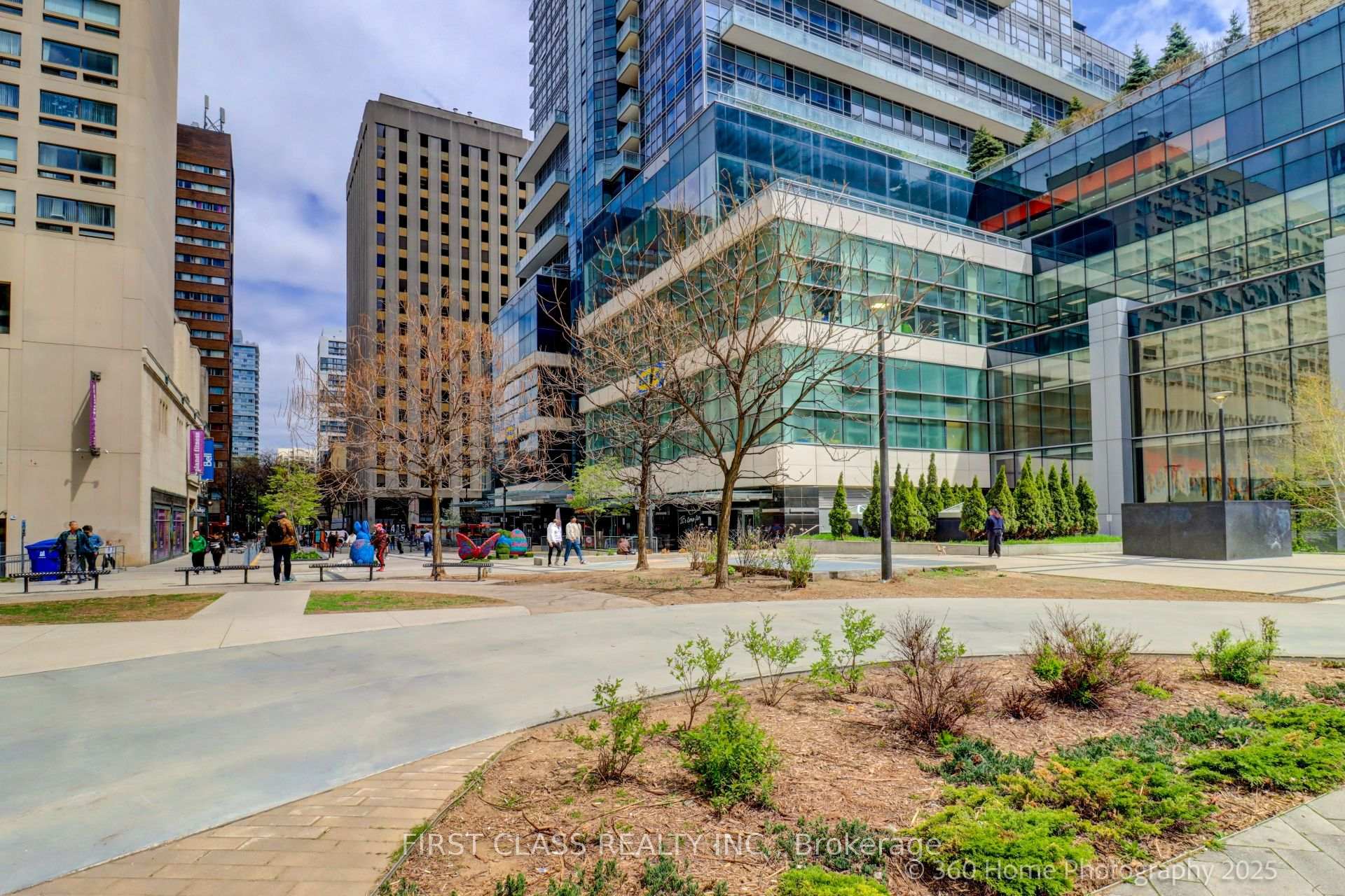 Photo 2 of Unit 2513, 386 Yonge Street, Toronto, Bay Street Corridor — HOMEH