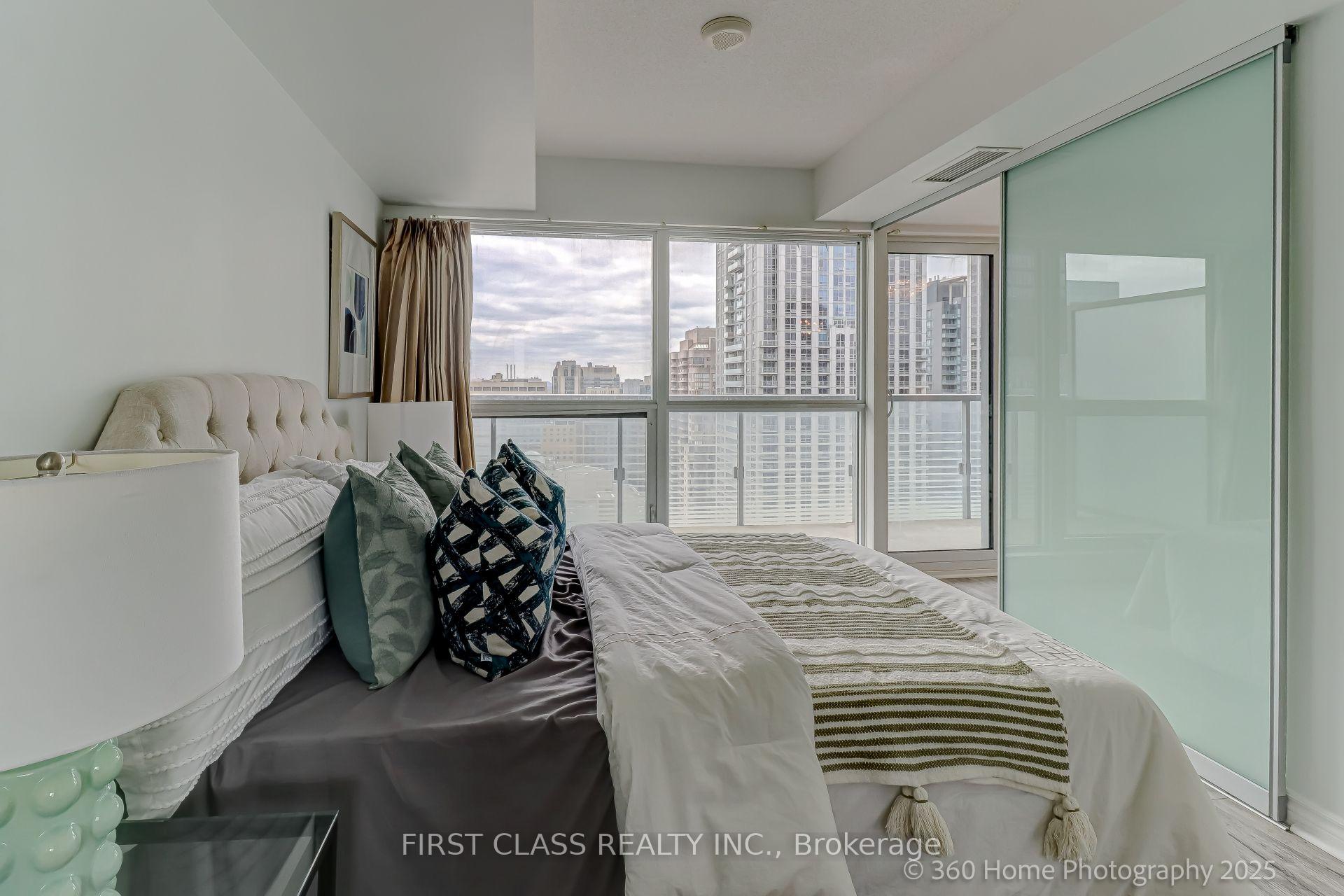 Photo 10 of Unit 2513, 386 Yonge Street, Toronto, Bay Street Corridor — HOMEH
