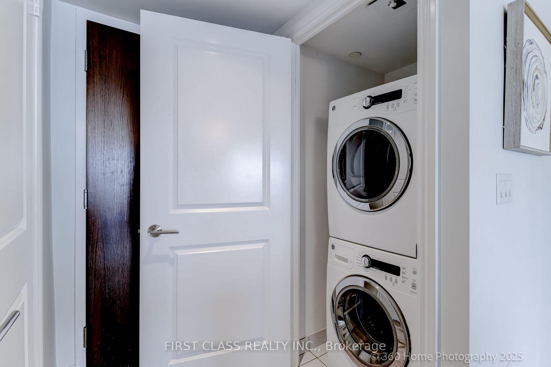 Photo 12 of Unit 2513, 386 Yonge Street, Toronto, Bay Street Corridor — HOMEH