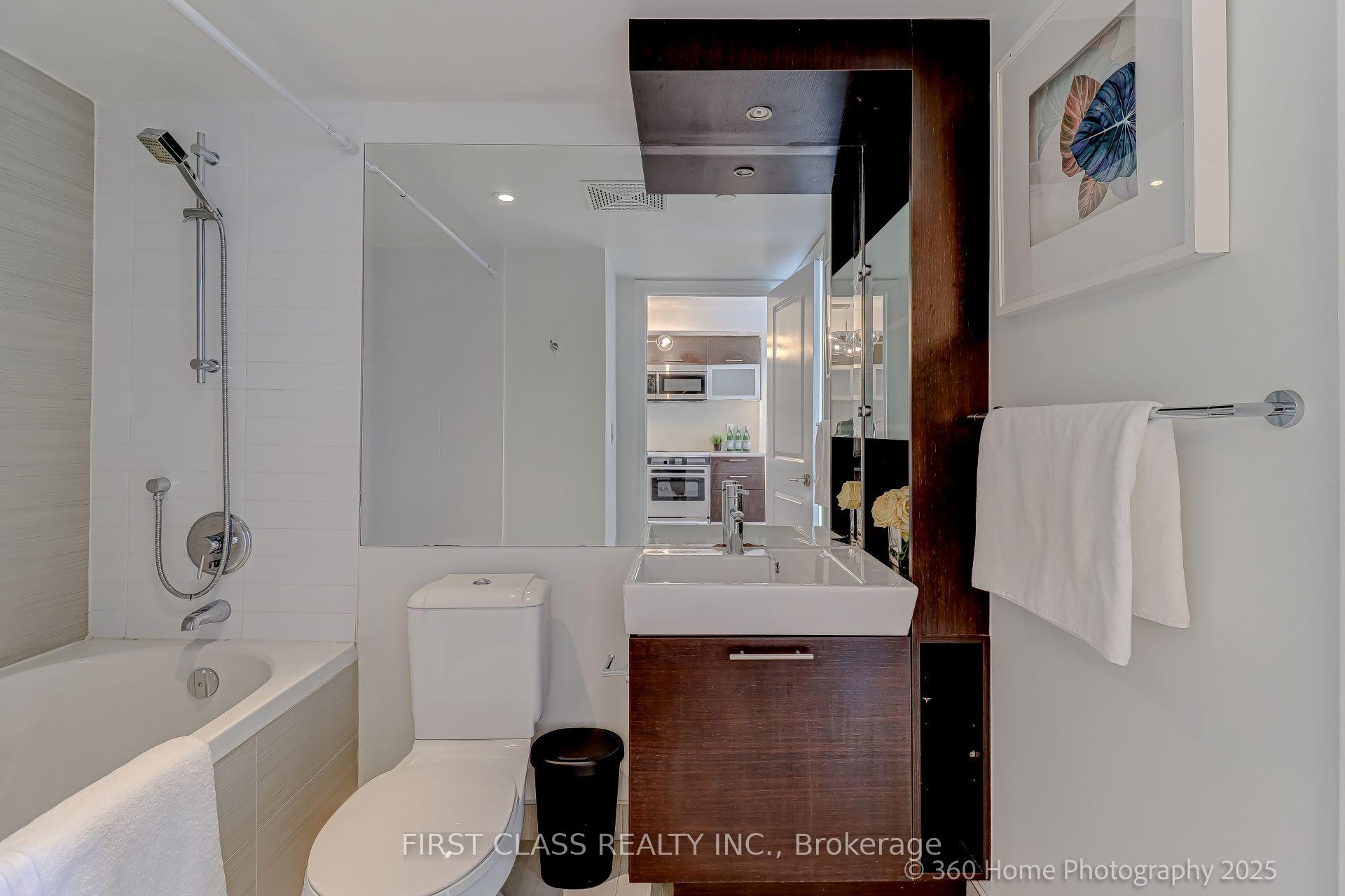 Photo 13 of Unit 2513, 386 Yonge Street, Toronto, Bay Street Corridor — HOMEH
