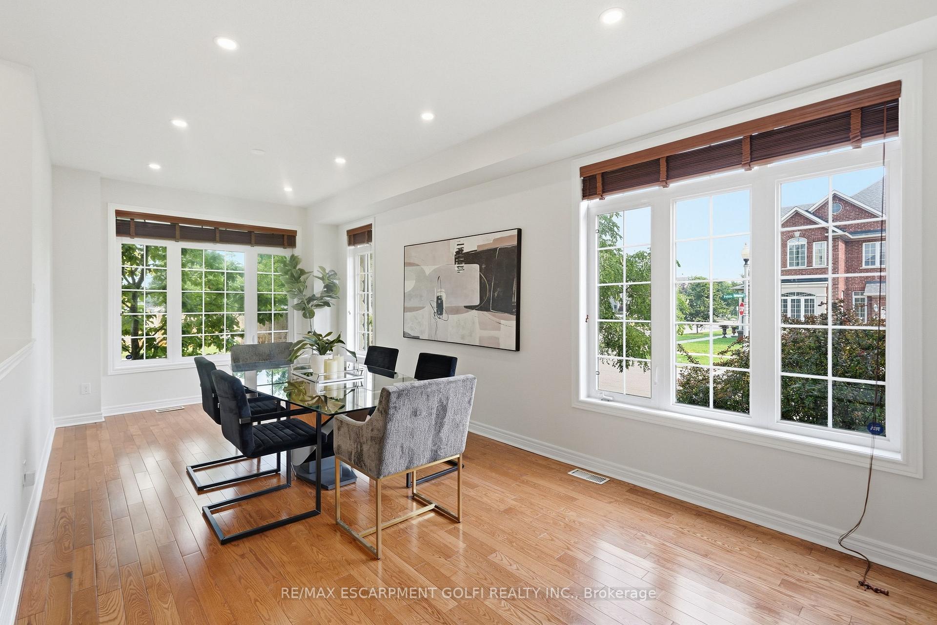 Photo 3 of 100 Springstead Avenue, Hamilton, Winona — HOMEH