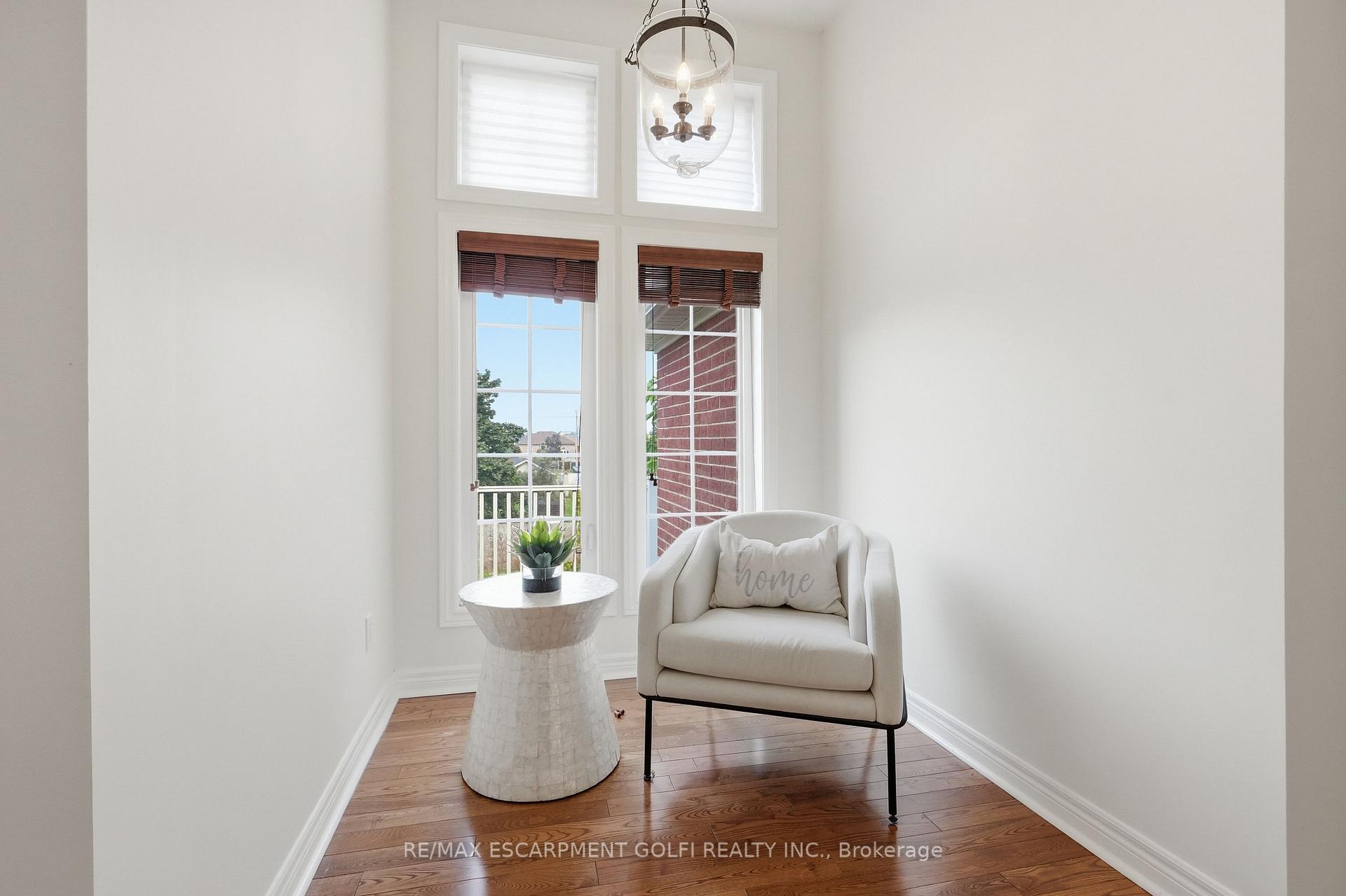 Photo 13 of 100 Springstead Avenue, Hamilton, Winona — HOMEH