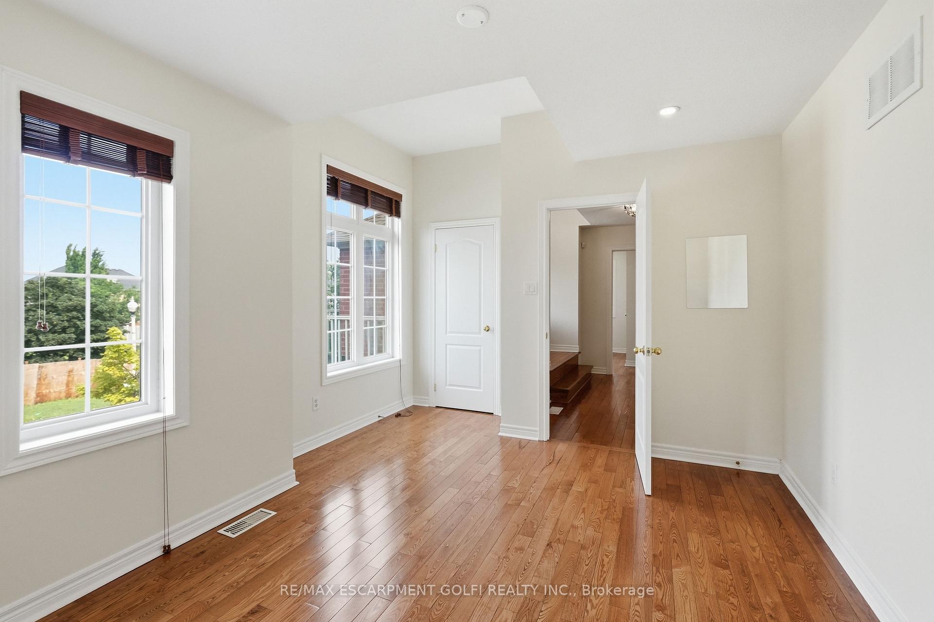 Photo 18 of 100 Springstead Avenue, Hamilton, Winona — HOMEH