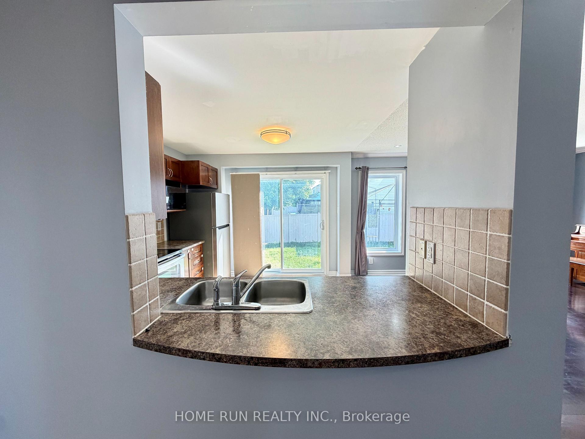 Photo 10 of 114 Glendore Street, Ottawa, Barrhaven - Strandherd — HOMEH