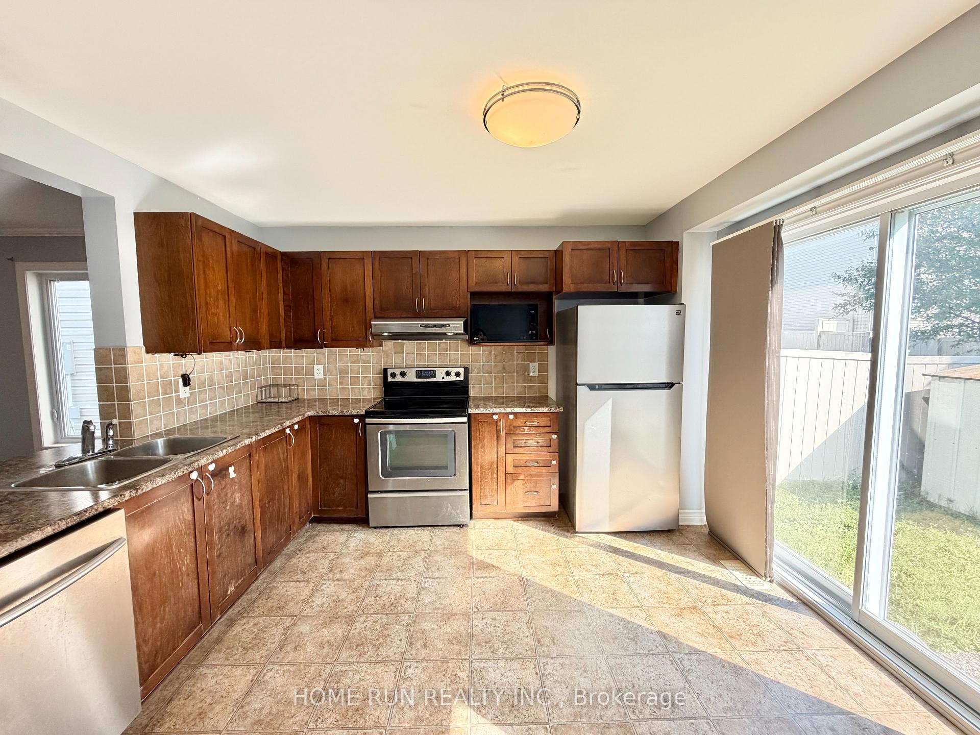 Photo 19 of 114 Glendore Street, Ottawa, Barrhaven - Strandherd — HOMEH