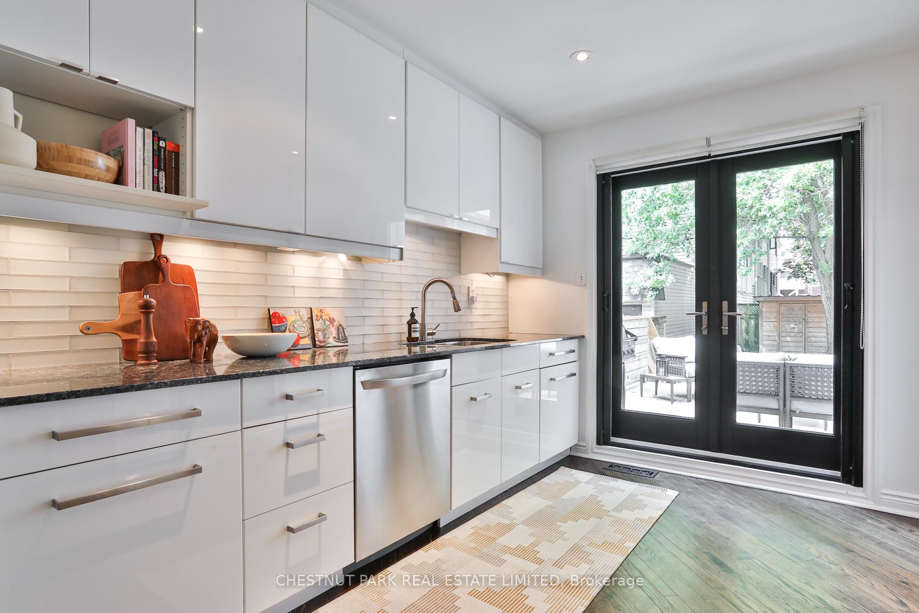 Photo 8 of 52 West Avenue W, Toronto, South Riverdale — HOMEH