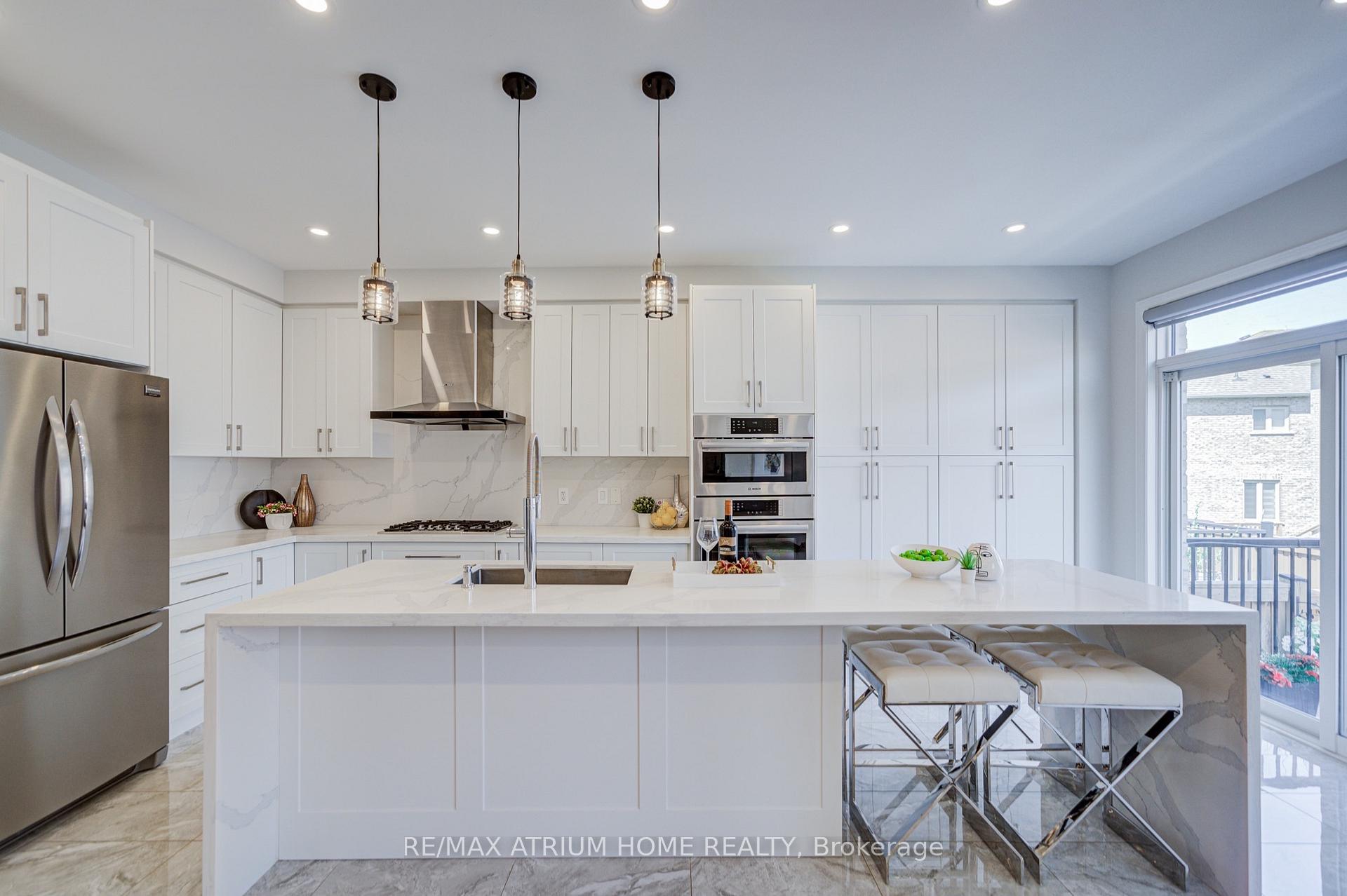 Photo 16 of 368 Roy Harper Avenue, Aurora, Rural Aurora — HOMEH