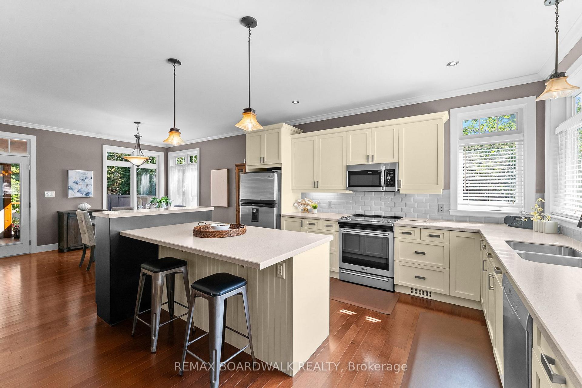 Photo 13 of 430 Main Street, North Dundas, Winchester — HOMEH