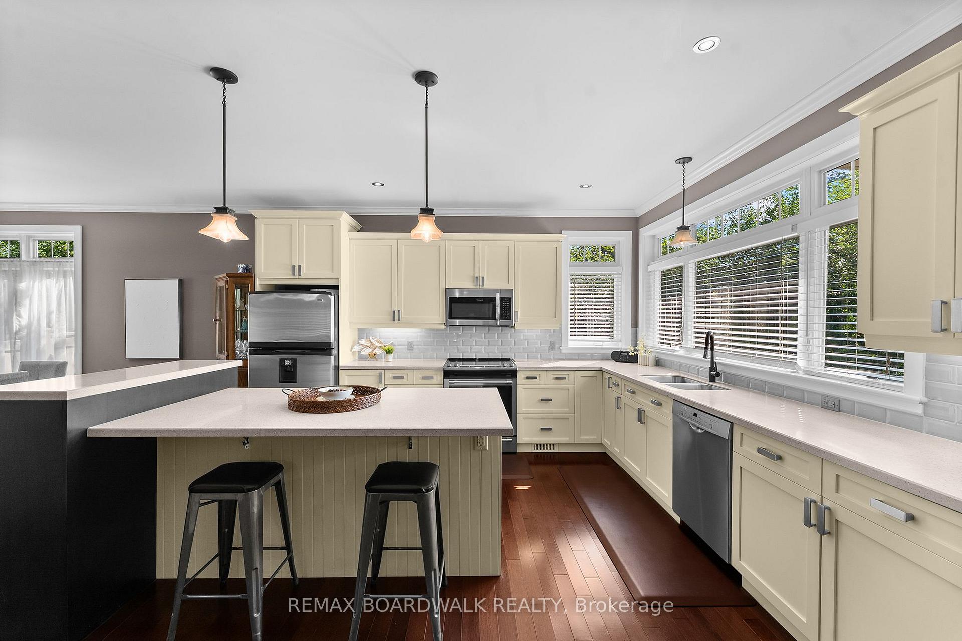 Photo 14 of 430 Main Street, North Dundas, Winchester — HOMEH