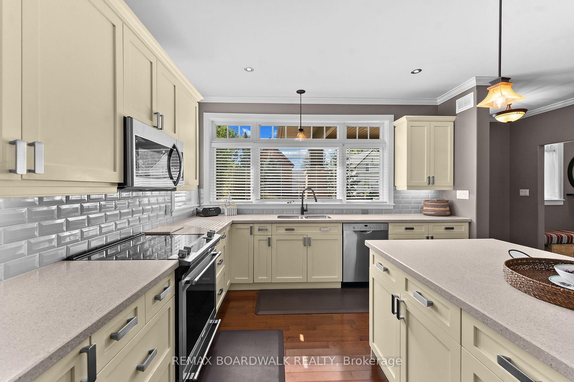 Photo 16 of 430 Main Street, North Dundas, Winchester — HOMEH