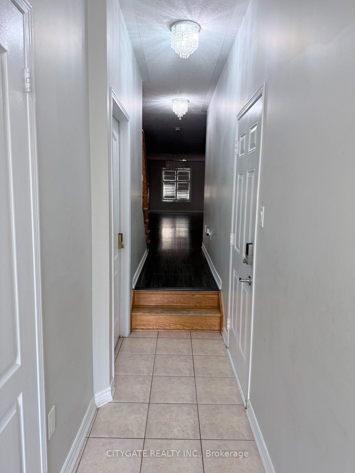 Photo 2 of Unit Main/Second, 124 Crystalview Crescent, Brampton, Bram East — HOMEH