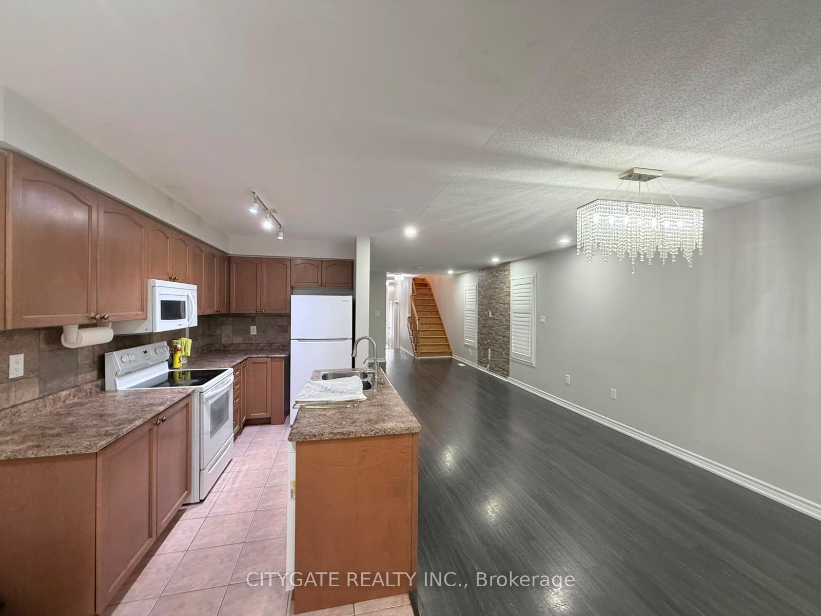 Photo 6 of Unit Main/Second, 124 Crystalview Crescent, Brampton, Bram East — HOMEH