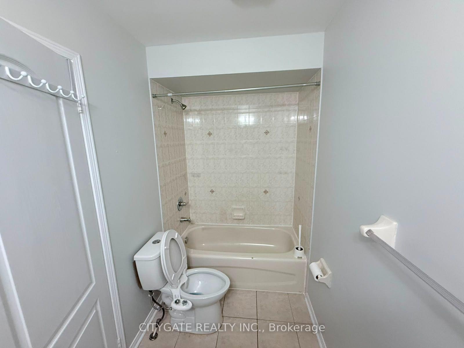 Photo 14 of Unit Main/Second, 124 Crystalview Crescent, Brampton, Bram East — HOMEH