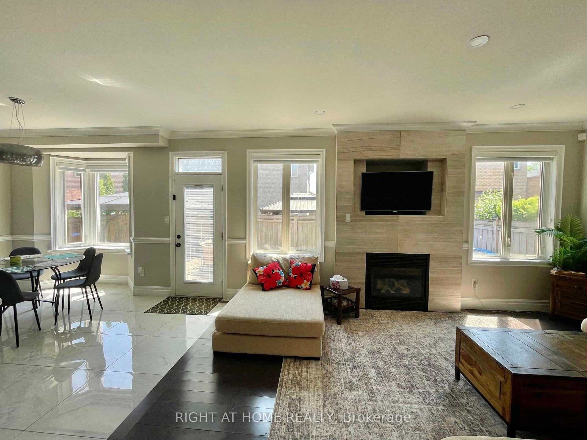 Photo 20 of 39 Scarlett Trail, Vaughan, Vellore Village — HOMEH